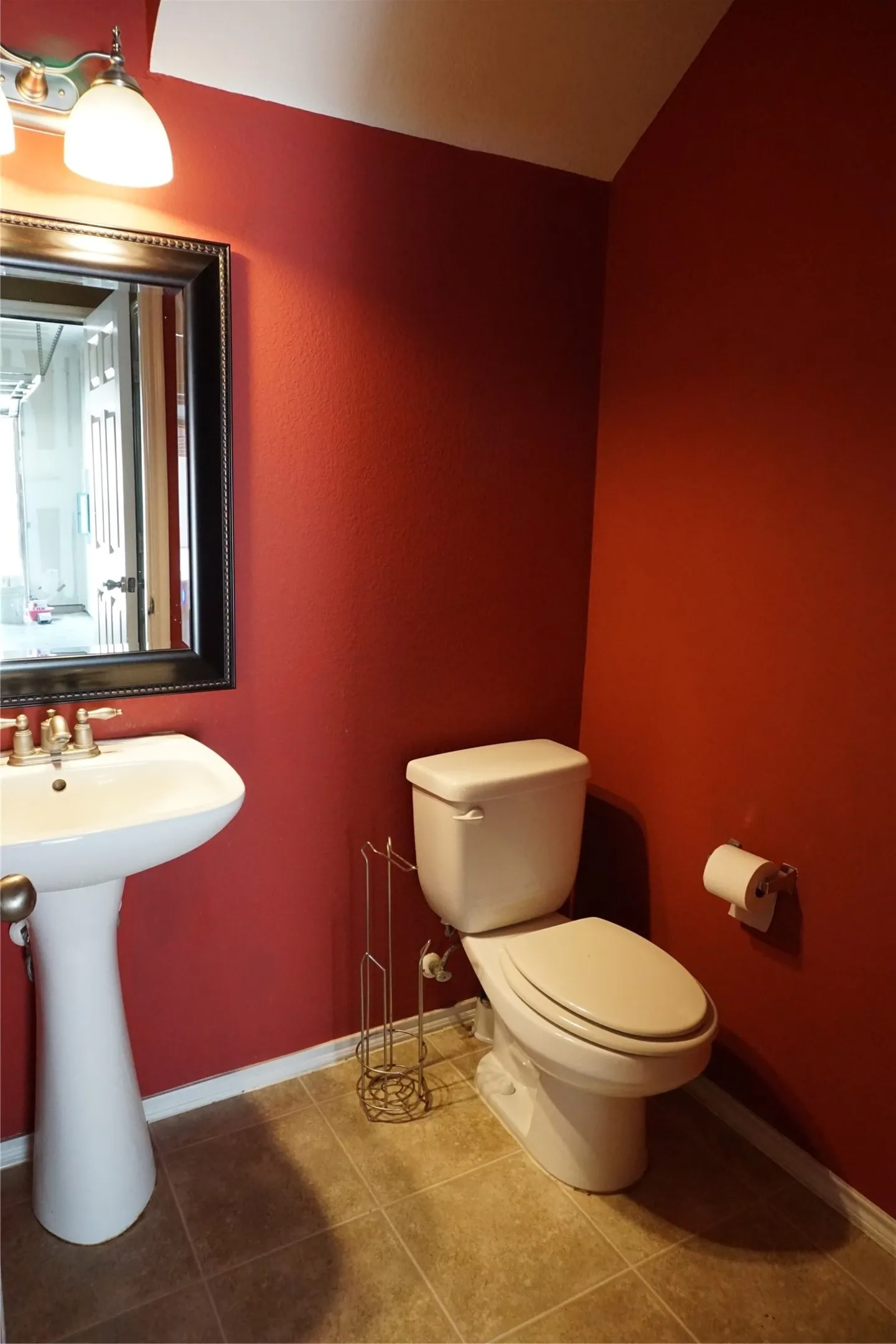 Townhouse For Rent in Collin County , 4080 Kyndra Circle, Richardson, Texas 75082, 2 Bedroom, 2 Bathroom, 2 Garage spaces, 1,234 Sqft, built in 2005, mls#21348508, Real Estate Agent in Richardson, Homes For Rent in Collin county, Homes For Rent in Richardson, Realtor in Richardson Texas, Real Estate Brokerage Independent Realty Texas, Luminita Cordes Realtor