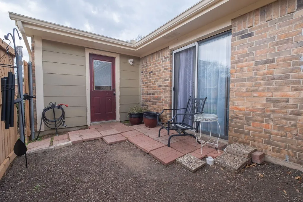 Condominium For Sale in Collin County , 1805 W Spring Creek Parkway BB1, Plano, Texas 75023, 3 Bedroom, 2 Bathroom, Garage spaces, 1,088 Sqft, built in 1982, mls#21347627, Real Estate Agent in Plano, Homes For Sale in Collin county, Homes For Sale in Plano, Realtor in Plano Texas, Real Estate Brokerage Independent Realty Texas, Luminita Cordes Realtor