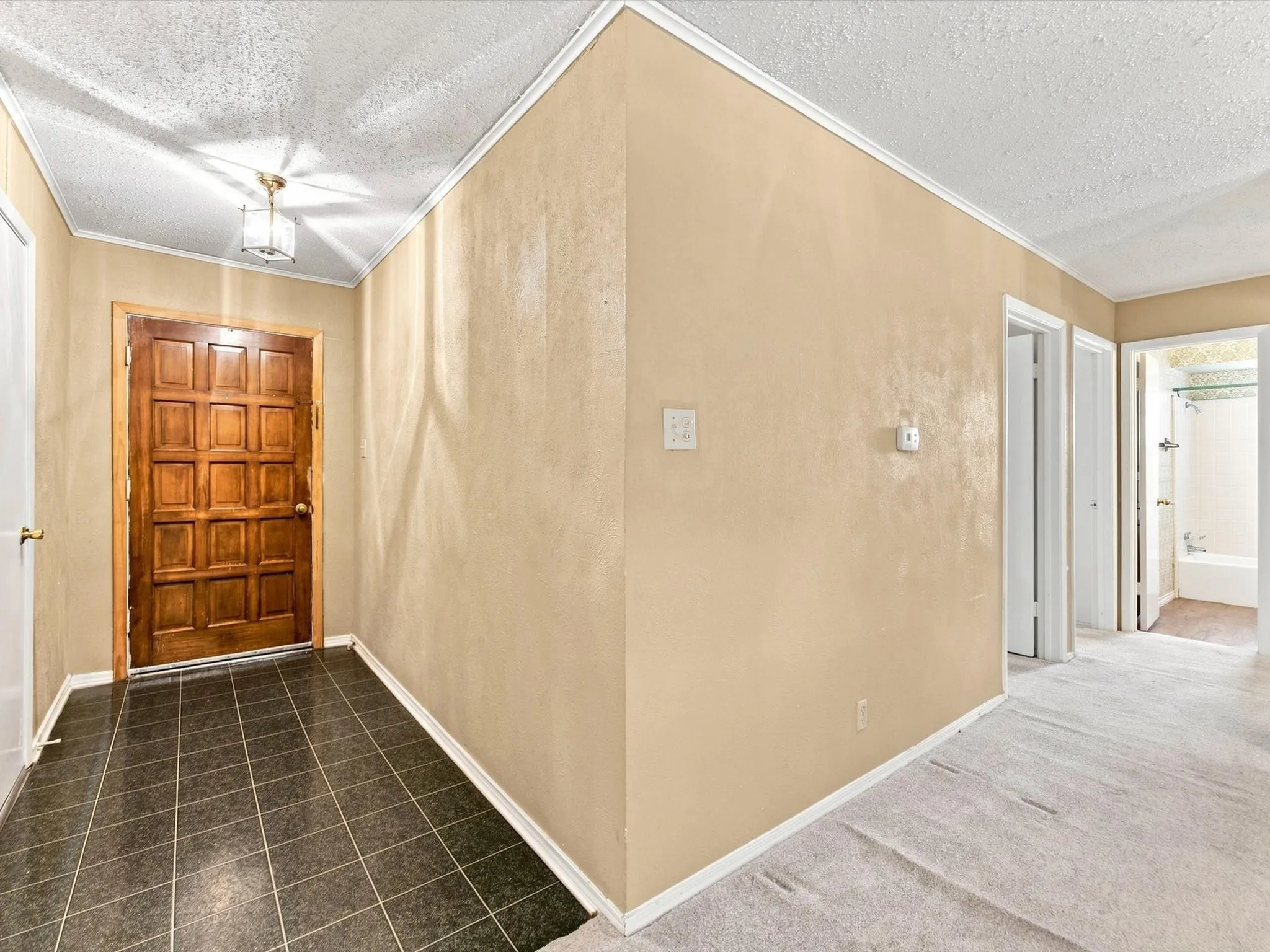Single Family Residence For Sale in Ellis County , 613 Cooper Street, Ennis, Texas 75119, 3 Bedroom, 2 Bathroom, 2 Garage spaces, 1,456 Sqft, built in 1973, mls#21348234, Real Estate Agent in Ennis, Homes For Sale in Ellis county, Homes For Sale in Ennis, Realtor in Ennis Texas, Real Estate Brokerage Independent Realty Texas, Luminita Cordes Realtor