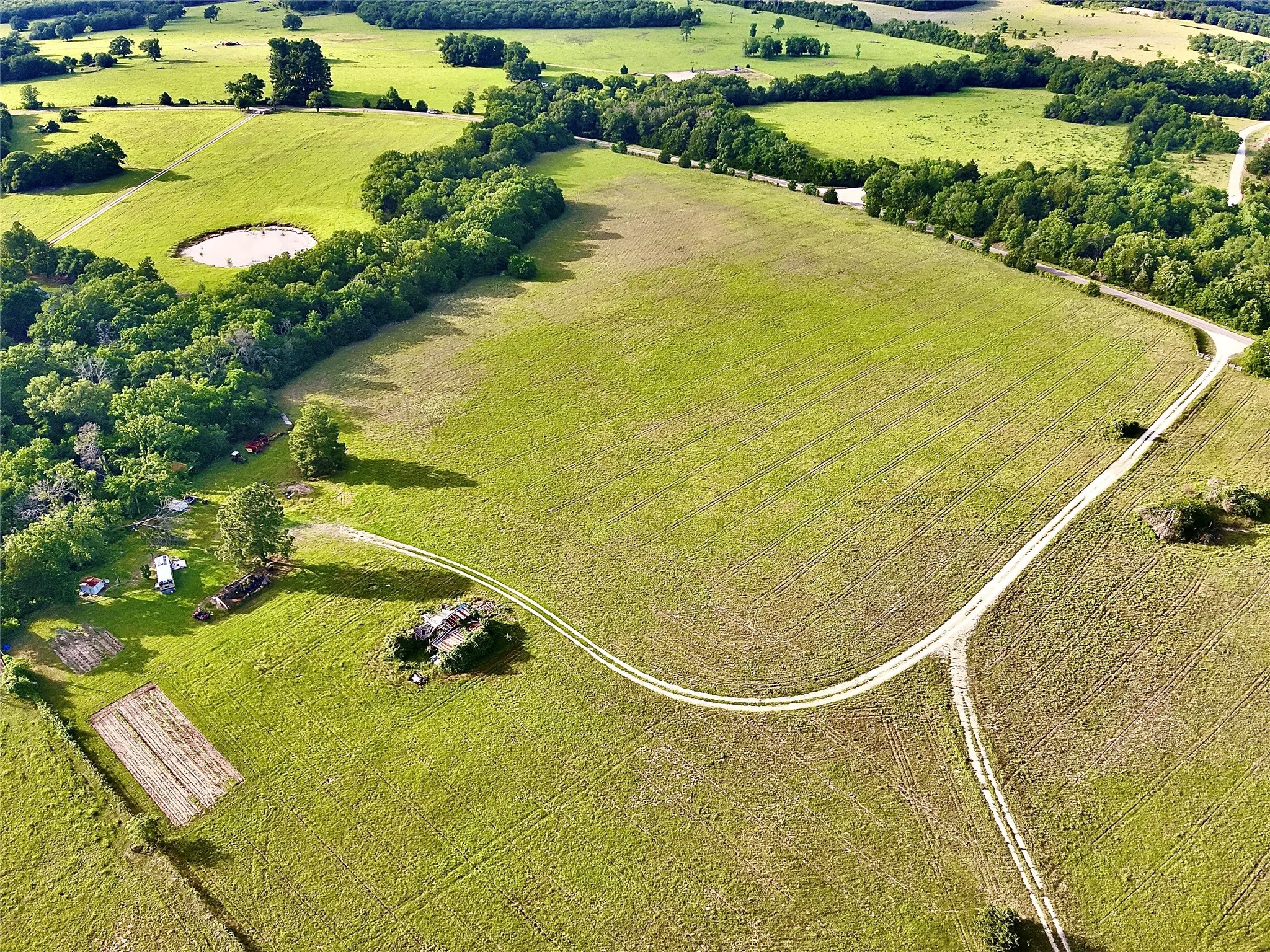 Single Family Residence For Sale in Limestone County , 2142 LCR 758, Thornton, Texas 76687, 4 Bedroom, 3 Bathroom, Garage spaces, 3,200 Sqft, built in 1996, mls#21348521, Real Estate Agent in Thornton, Homes For Sale in Limestone county, Homes For Sale in Thornton, Realtor in Thornton Texas, Real Estate Brokerage Independent Realty Texas, Luminita Cordes Realtor