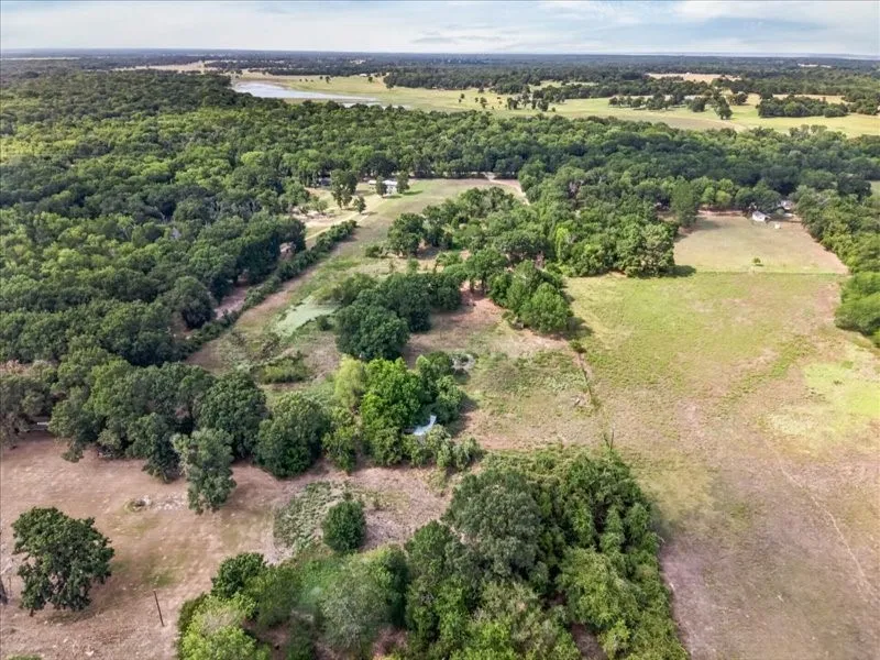 Single Family Residence For Sale in Henderson County , 8846 County Road 2448, Tool, Texas 75143, 2 Bedroom, 1 Bathroom, Garage spaces, 1,096 Sqft, built in 1981, mls#21348355, Real Estate Agent in Tool, Homes For Sale in Henderson county, Homes For Sale in Tool, Realtor in Tool Texas, Real Estate Brokerage Independent Realty Texas, Luminita Cordes Realtor