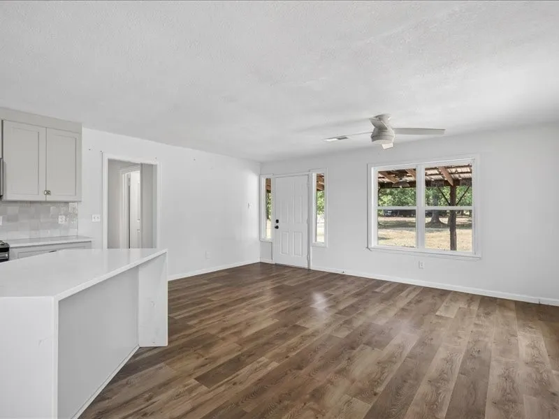 Single Family Residence For Sale in Henderson County , 8846 County Road 2448, Tool, Texas 75143, 2 Bedroom, 1 Bathroom, Garage spaces, 1,096 Sqft, built in 1981, mls#21348355, Real Estate Agent in Tool, Homes For Sale in Henderson county, Homes For Sale in Tool, Realtor in Tool Texas, Real Estate Brokerage Independent Realty Texas, Luminita Cordes Realtor