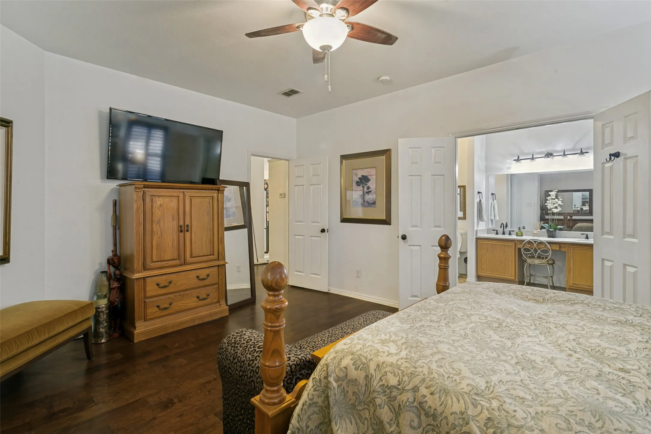 Single Family Residence For Sale in Tarrant County , 1065 Harriman Drive, Saginaw, Texas 76131, 4 Bedroom, 2 Bathroom, 2 Garage spaces, 2,373 Sqft, built in 1998, mls#21340168, Real Estate Agent in Saginaw, Homes For Sale in Tarrant county, Homes For Sale in Saginaw, Realtor in Saginaw Texas, Real Estate Brokerage Independent Realty Texas, Luminita Cordes Realtor