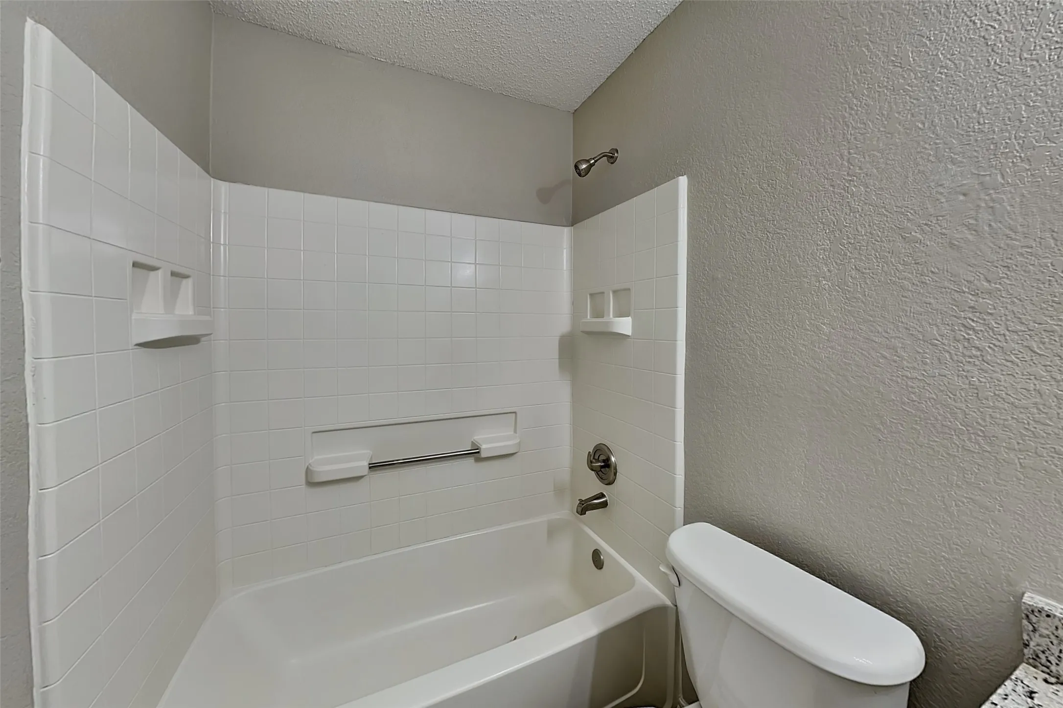 Single Family Residence For Rent in Tarrant County , 8809 Limestone Drive, Fort Worth, Texas 76244, 3 Bedroom, 2 Bathroom, 2 Garage spaces, 1,364 Sqft, built in 2001, mls#21348535, Real Estate Agent in Fort Worth, Homes For Rent in Tarrant county, Homes For Rent in Fort Worth, Realtor in Fort Worth Texas, Real Estate Brokerage Independent Realty Texas, Luminita Cordes Realtor