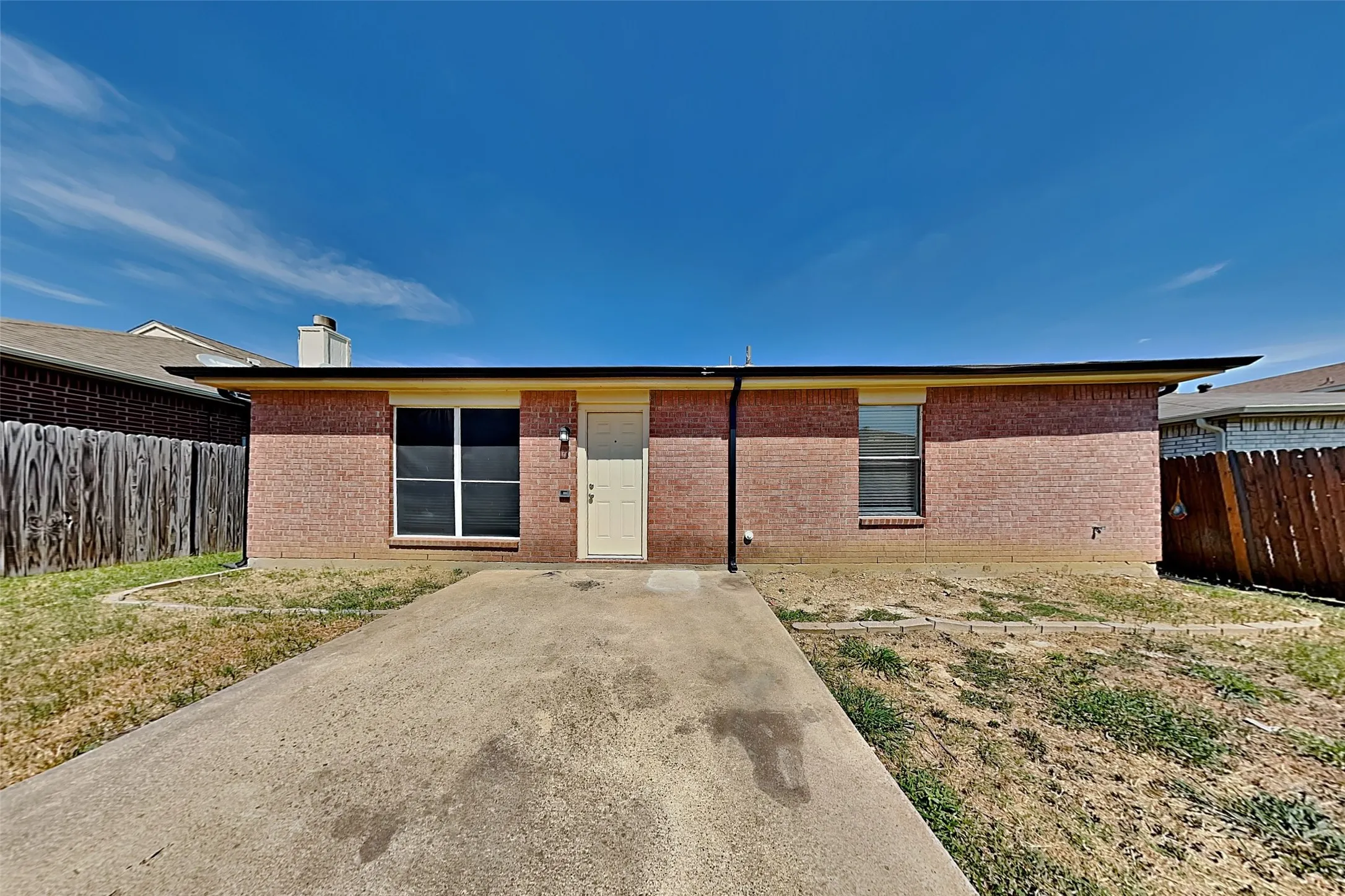 Single Family Residence For Rent in Tarrant County , 8809 Limestone Drive, Fort Worth, Texas 76244, 3 Bedroom, 2 Bathroom, 2 Garage spaces, 1,364 Sqft, built in 2001, mls#21348535, Real Estate Agent in Fort Worth, Homes For Rent in Tarrant county, Homes For Rent in Fort Worth, Realtor in Fort Worth Texas, Real Estate Brokerage Independent Realty Texas, Luminita Cordes Realtor