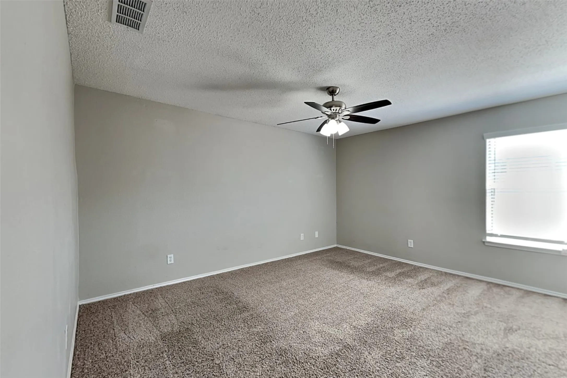 Single Family Residence For Rent in Tarrant County , 8809 Limestone Drive, Fort Worth, Texas 76244, 3 Bedroom, 2 Bathroom, 2 Garage spaces, 1,364 Sqft, built in 2001, mls#21348535, Real Estate Agent in Fort Worth, Homes For Rent in Tarrant county, Homes For Rent in Fort Worth, Realtor in Fort Worth Texas, Real Estate Brokerage Independent Realty Texas, Luminita Cordes Realtor