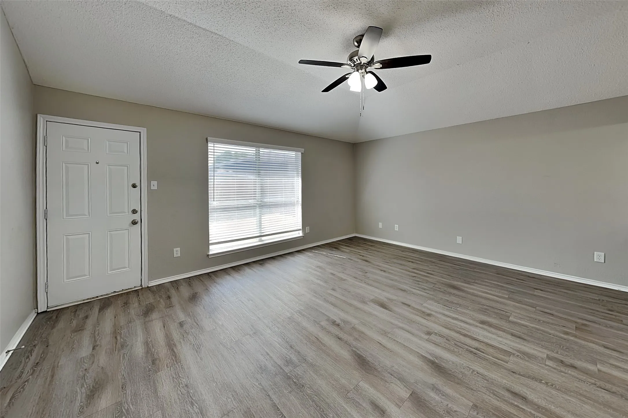 Single Family Residence For Rent in Tarrant County , 8809 Limestone Drive, Fort Worth, Texas 76244, 3 Bedroom, 2 Bathroom, 2 Garage spaces, 1,364 Sqft, built in 2001, mls#21348535, Real Estate Agent in Fort Worth, Homes For Rent in Tarrant county, Homes For Rent in Fort Worth, Realtor in Fort Worth Texas, Real Estate Brokerage Independent Realty Texas, Luminita Cordes Realtor