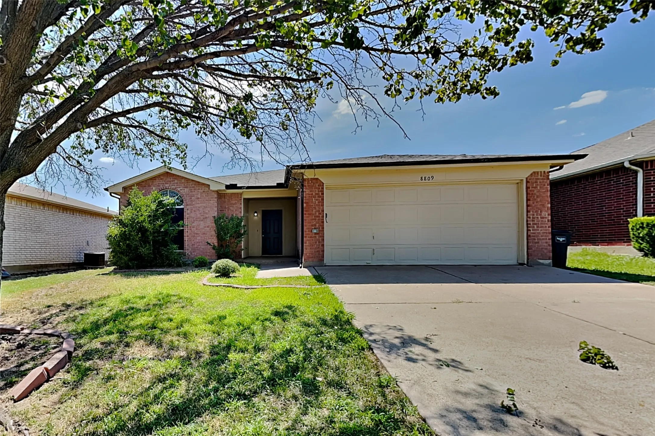 Single Family Residence For Rent in Tarrant County , 8809 Limestone Drive, Fort Worth, Texas 76244, 3 Bedroom, 2 Bathroom, 2 Garage spaces, 1,364 Sqft, built in 2001, mls#21348535, Real Estate Agent in Fort Worth, Homes For Rent in Tarrant county, Homes For Rent in Fort Worth, Realtor in Fort Worth Texas, Real Estate Brokerage Independent Realty Texas, Luminita Cordes Realtor
