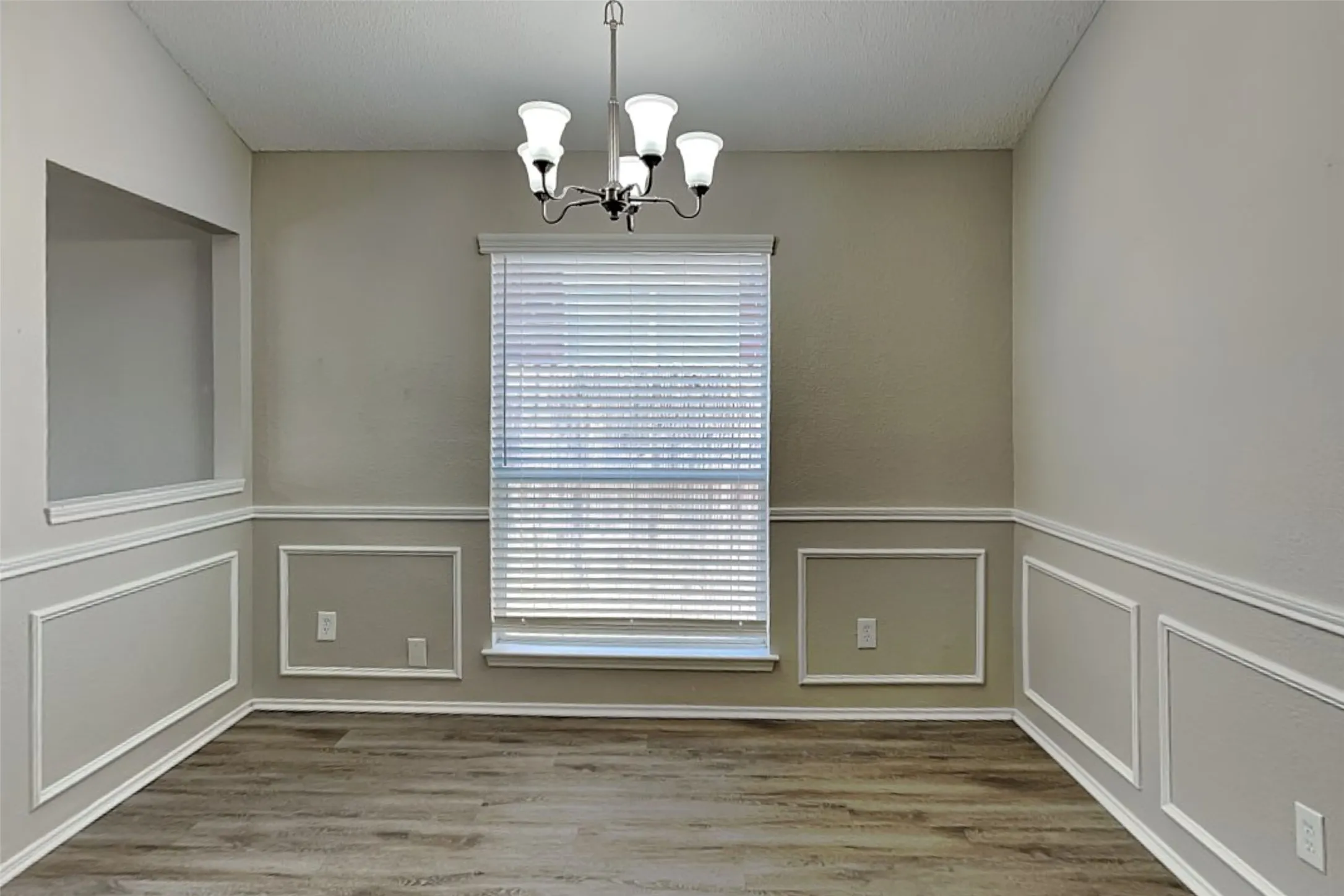 Single Family Residence For Rent in Tarrant County , 8809 Limestone Drive, Fort Worth, Texas 76244, 3 Bedroom, 2 Bathroom, 2 Garage spaces, 1,364 Sqft, built in 2001, mls#21348535, Real Estate Agent in Fort Worth, Homes For Rent in Tarrant county, Homes For Rent in Fort Worth, Realtor in Fort Worth Texas, Real Estate Brokerage Independent Realty Texas, Luminita Cordes Realtor
