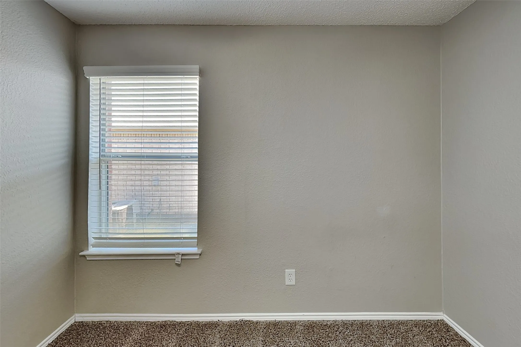 Single Family Residence For Rent in Tarrant County , 8809 Limestone Drive, Fort Worth, Texas 76244, 3 Bedroom, 2 Bathroom, 2 Garage spaces, 1,364 Sqft, built in 2001, mls#21348535, Real Estate Agent in Fort Worth, Homes For Rent in Tarrant county, Homes For Rent in Fort Worth, Realtor in Fort Worth Texas, Real Estate Brokerage Independent Realty Texas, Luminita Cordes Realtor
