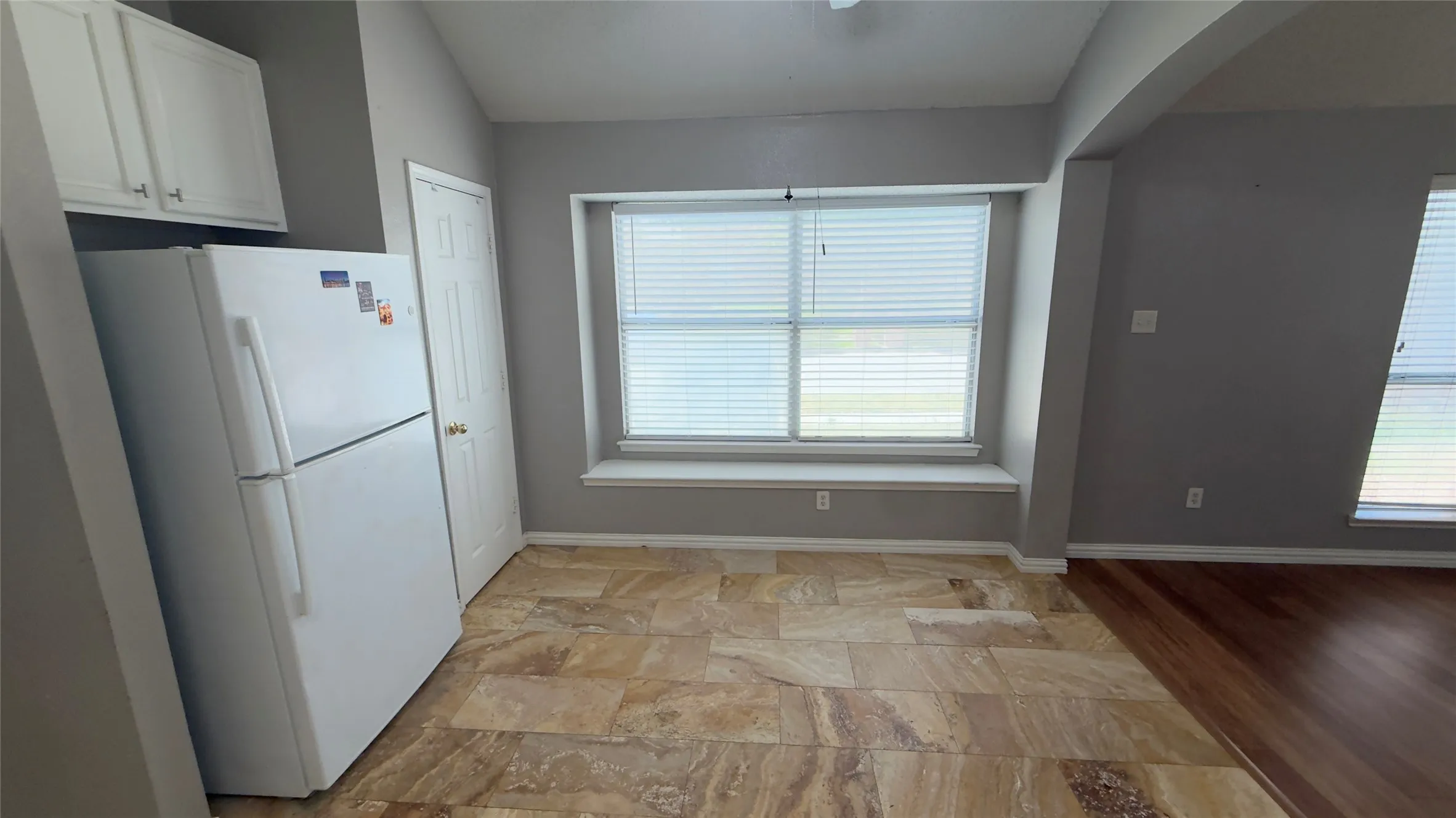 Single Family Residence For Rent in Dallas County , 2301 Stratford Drive, Mesquite, Texas 75150, 4 Bedroom, 2 Bathroom, 2 Garage spaces, 1,756 Sqft, built in 2000, mls#21348539, Real Estate Agent in Mesquite, Homes For Rent in Dallas county, Homes For Rent in Mesquite, Realtor in Mesquite Texas, Real Estate Brokerage Independent Realty Texas, Luminita Cordes Realtor