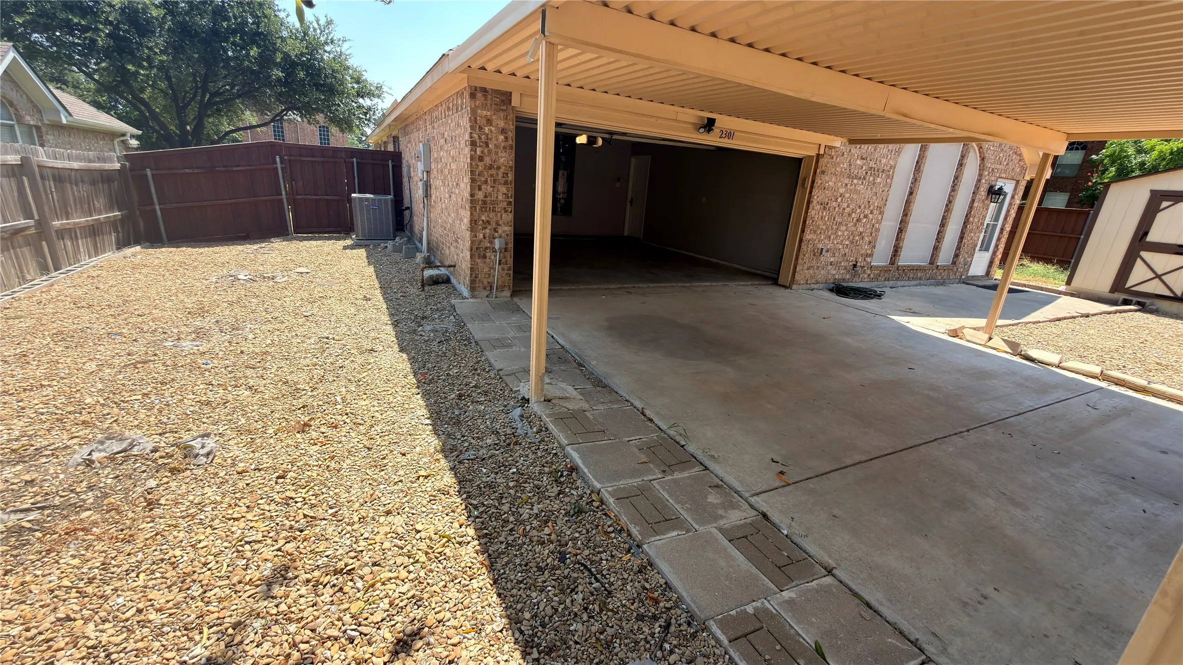 Single Family Residence For Rent in Dallas County , 2301 Stratford Drive, Mesquite, Texas 75150, 4 Bedroom, 2 Bathroom, 2 Garage spaces, 1,756 Sqft, built in 2000, mls#21348539, Real Estate Agent in Mesquite, Homes For Rent in Dallas county, Homes For Rent in Mesquite, Realtor in Mesquite Texas, Real Estate Brokerage Independent Realty Texas, Luminita Cordes Realtor