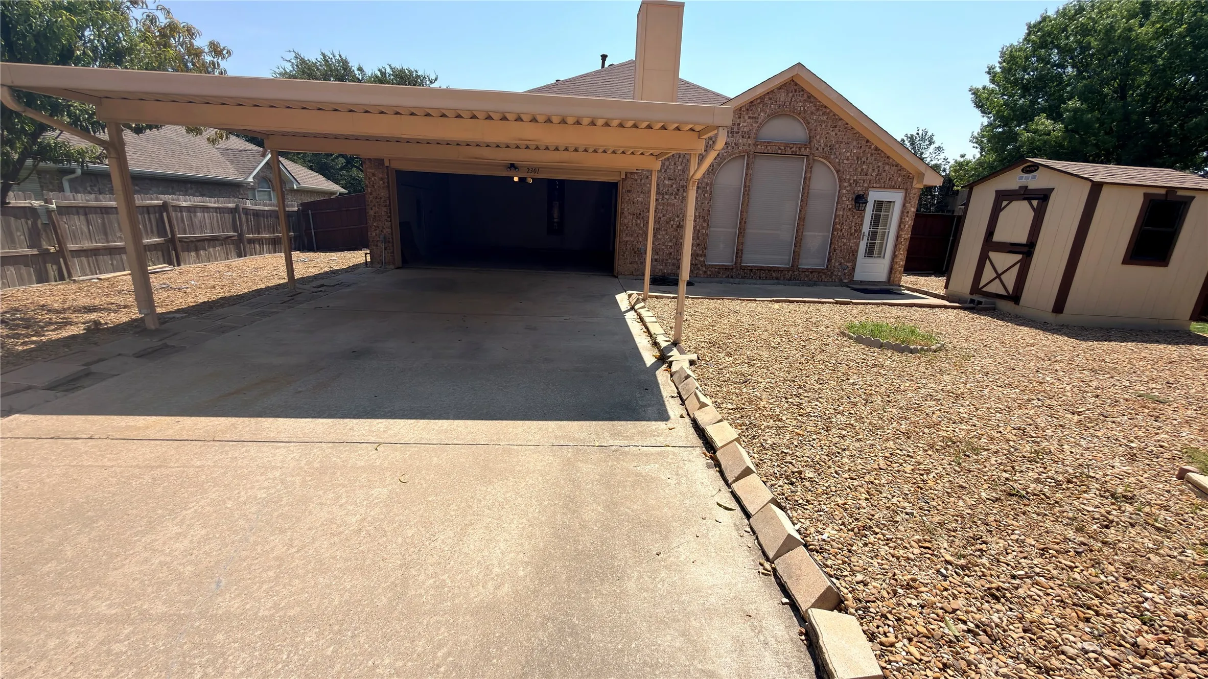 Single Family Residence For Rent in Dallas County , 2301 Stratford Drive, Mesquite, Texas 75150, 4 Bedroom, 2 Bathroom, 2 Garage spaces, 1,756 Sqft, built in 2000, mls#21348539, Real Estate Agent in Mesquite, Homes For Rent in Dallas county, Homes For Rent in Mesquite, Realtor in Mesquite Texas, Real Estate Brokerage Independent Realty Texas, Luminita Cordes Realtor