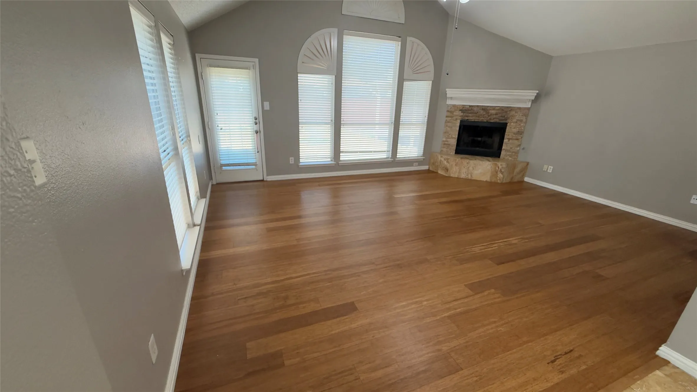 Single Family Residence For Rent in Dallas County , 2301 Stratford Drive, Mesquite, Texas 75150, 4 Bedroom, 2 Bathroom, 2 Garage spaces, 1,756 Sqft, built in 2000, mls#21348539, Real Estate Agent in Mesquite, Homes For Rent in Dallas county, Homes For Rent in Mesquite, Realtor in Mesquite Texas, Real Estate Brokerage Independent Realty Texas, Luminita Cordes Realtor