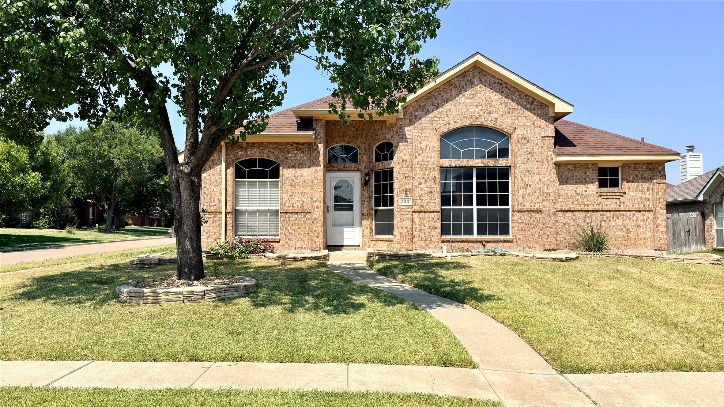 Single Family Residence For Rent in Dallas County , 2301 Stratford Drive, Mesquite, Texas 75150, 4 Bedroom, 2 Bathroom, 2 Garage spaces, 1,756 Sqft, built in 2000, mls#21348539, Real Estate Agent in Mesquite, Homes For Rent in Dallas county, Homes For Rent in Mesquite, Realtor in Mesquite Texas, Real Estate Brokerage Independent Realty Texas, Luminita Cordes Realtor