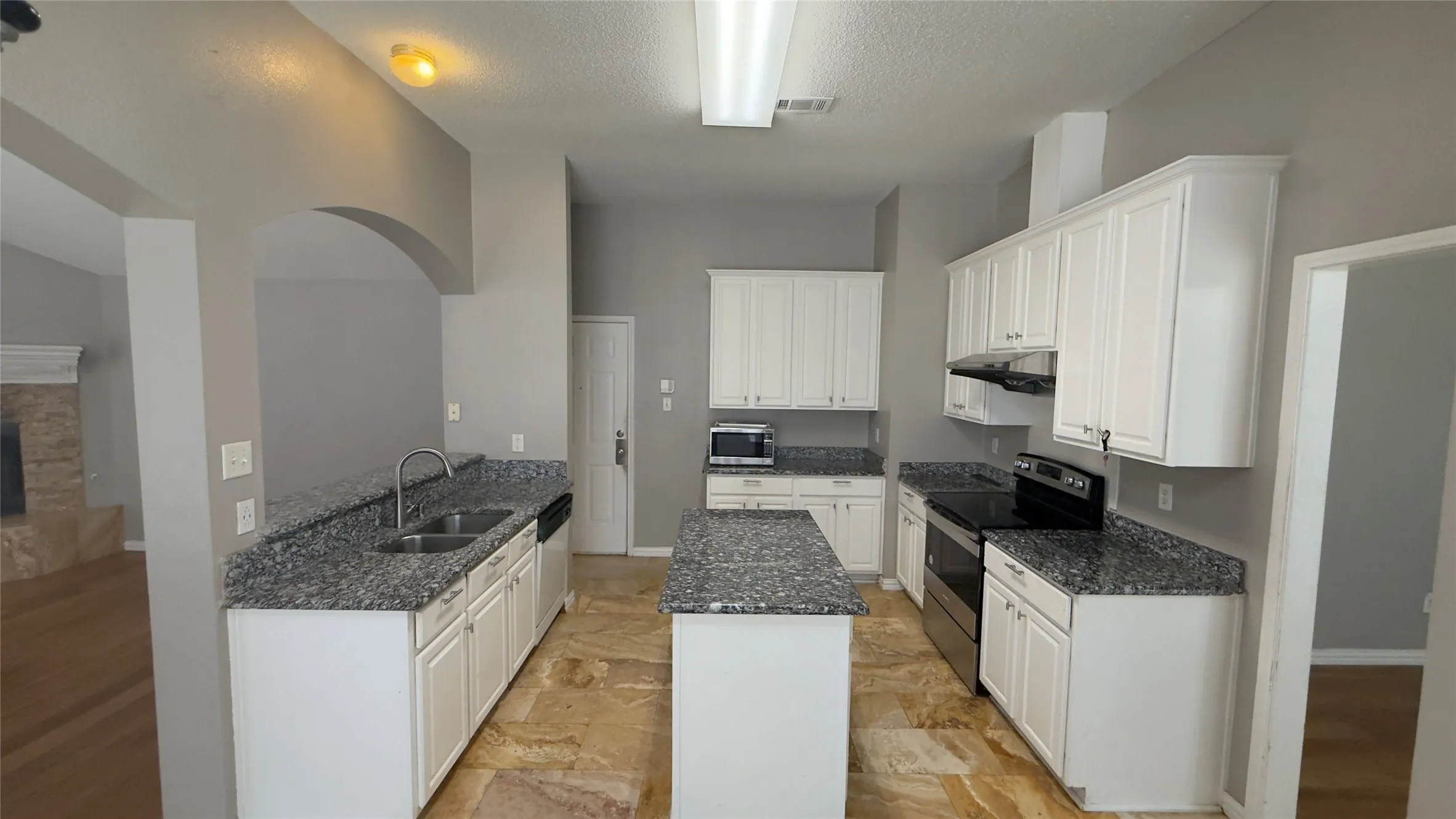 Single Family Residence For Rent in Dallas County , 2301 Stratford Drive, Mesquite, Texas 75150, 4 Bedroom, 2 Bathroom, 2 Garage spaces, 1,756 Sqft, built in 2000, mls#21348539, Real Estate Agent in Mesquite, Homes For Rent in Dallas county, Homes For Rent in Mesquite, Realtor in Mesquite Texas, Real Estate Brokerage Independent Realty Texas, Luminita Cordes Realtor