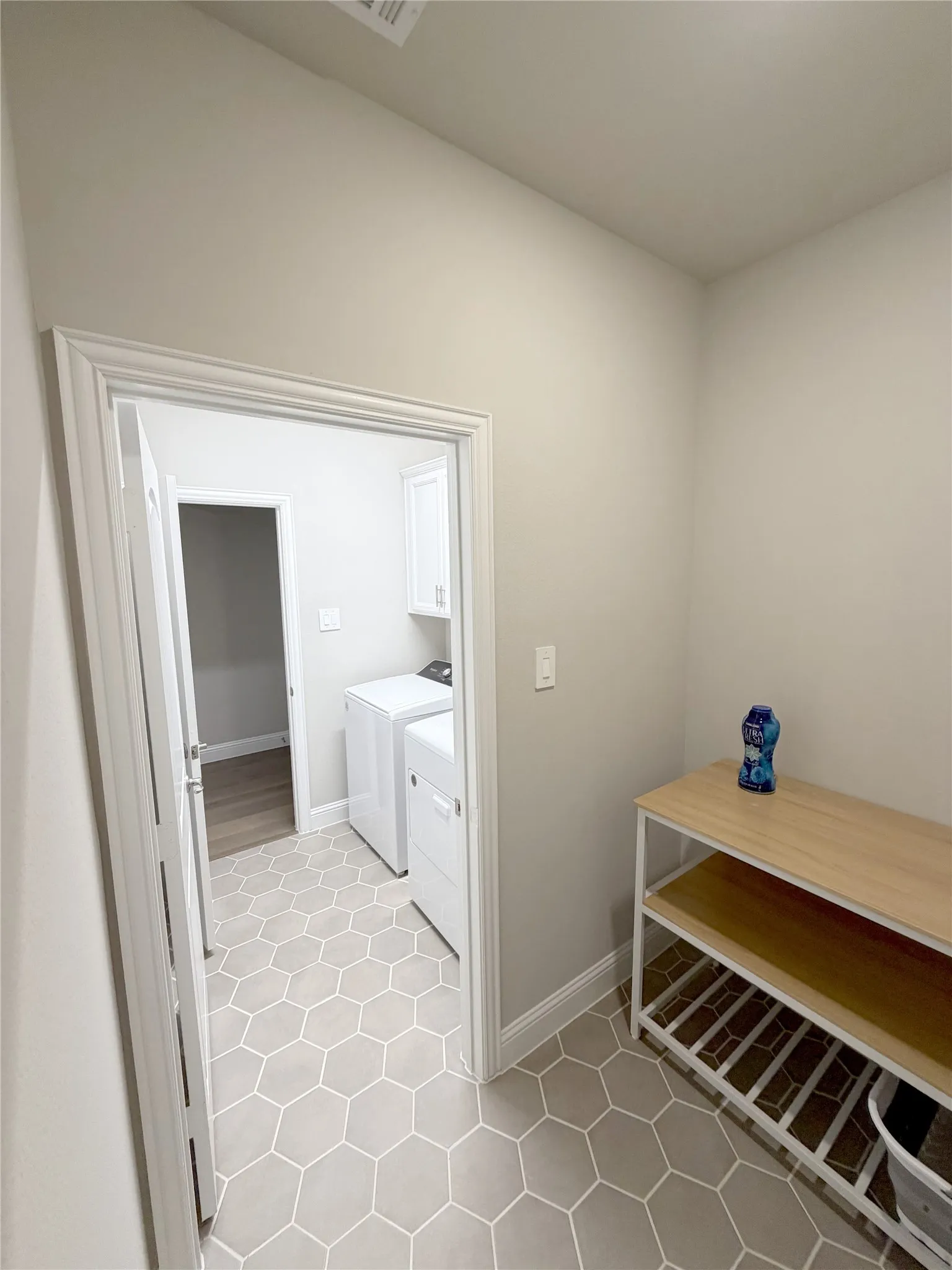laundry folding table, mudroom