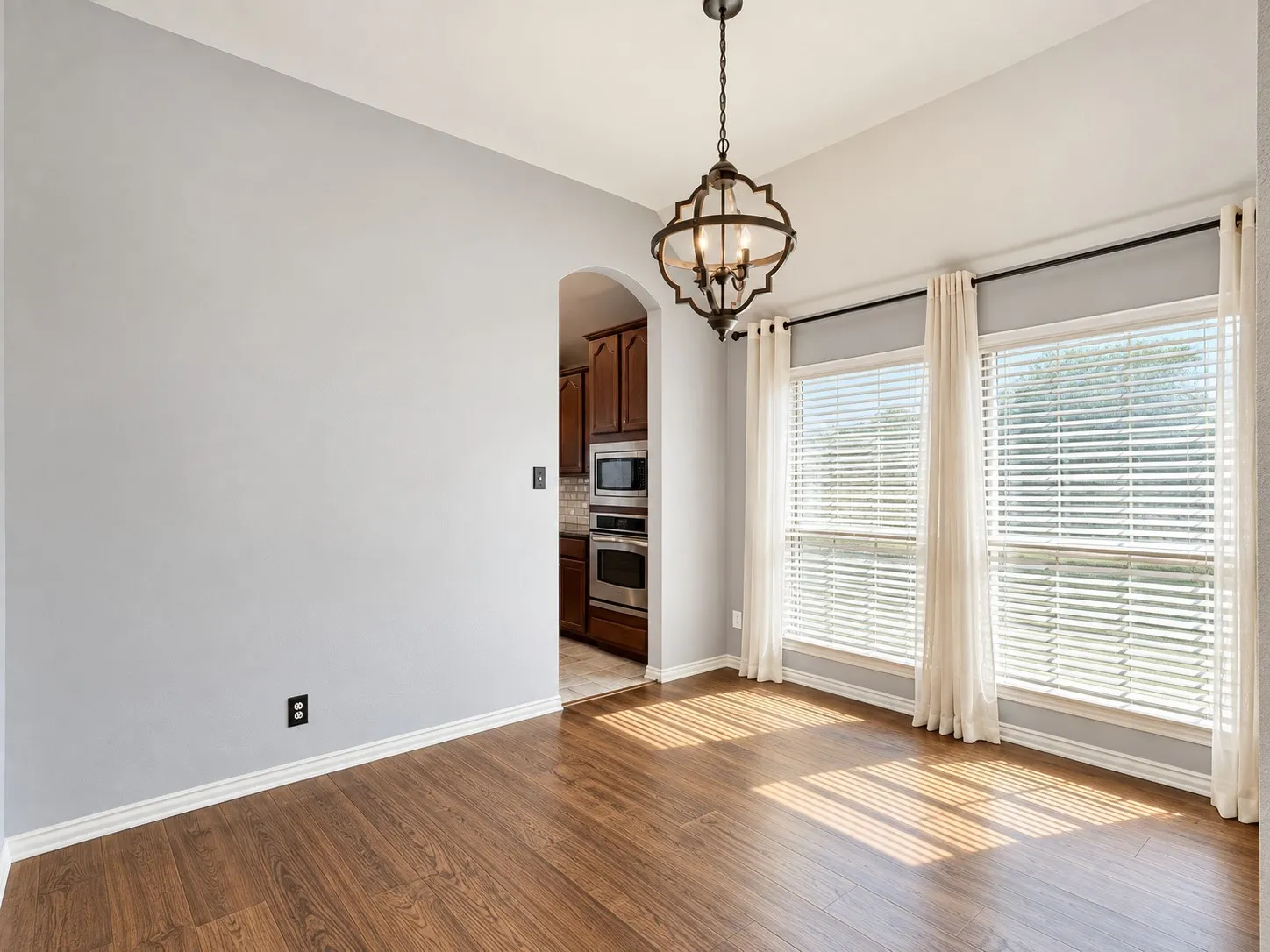 Single Family Residence For Rent in Collin County , 2713 Katie Trail, Melissa, Texas 75454, 3 Bedroom, 2 Bathroom, 2 Garage spaces, 2,127 Sqft, built in 2005, mls#21348367, Real Estate Agent in Melissa, Homes For Rent in Collin county, Homes For Rent in Melissa, Realtor in Melissa Texas, Real Estate Brokerage Independent Realty Texas, Luminita Cordes Realtor