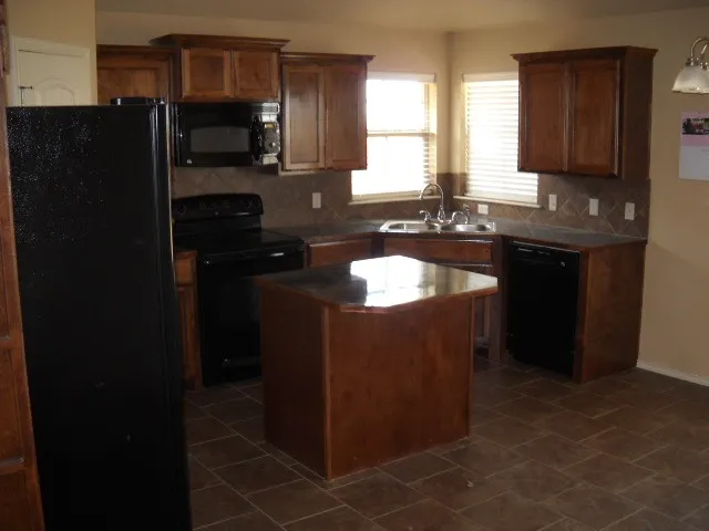 Single Family Residence For Rent in Taylor County , 5626 Cinderella Lane, Abilene, Texas 79602, 3 Bedroom, 2 Bathroom, 2 Garage spaces, 1,411 Sqft, built in 2009, mls#21348541, Real Estate Agent in Abilene, Homes For Rent in Taylor county, Homes For Rent in Abilene, Realtor in Abilene Texas, Real Estate Brokerage Independent Realty Texas, Luminita Cordes Realtor