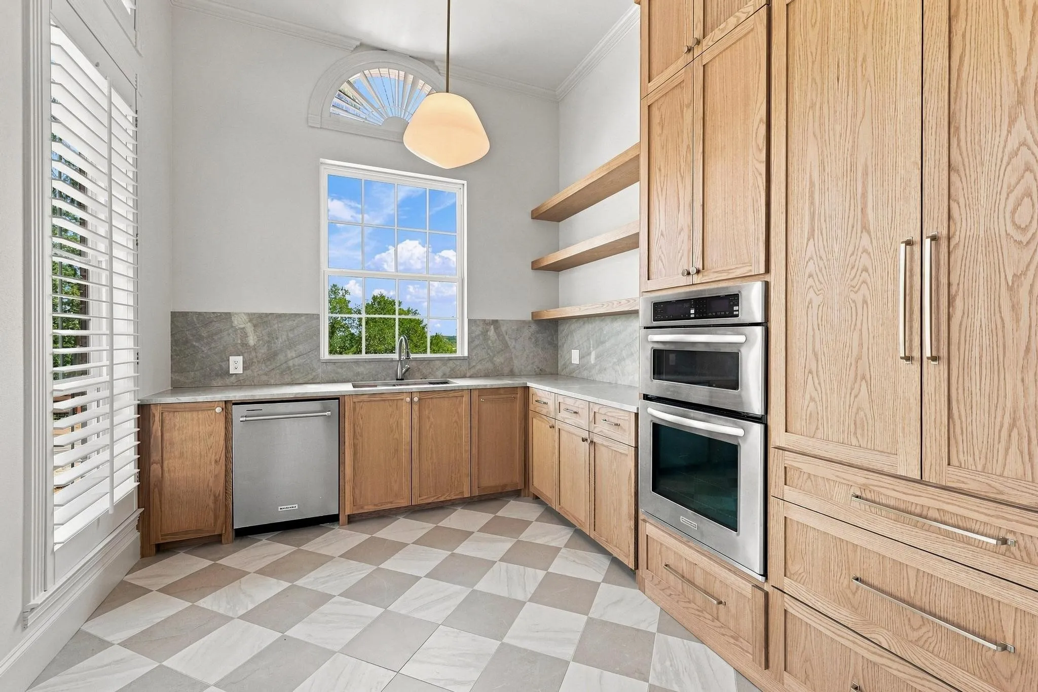 Single Family Residence For Sale in Denton County , 8295 Mountain View Road, Aubrey, Texas 76227, 5 Bedroom, 5 Bathroom, 5 Garage spaces, 5,544 Sqft, built in 1994, mls#21347205, Real Estate Agent in Aubrey, Homes For Sale in Denton county, Homes For Sale in Aubrey, Realtor in Aubrey Texas, Real Estate Brokerage Independent Realty Texas, Luminita Cordes Realtor
