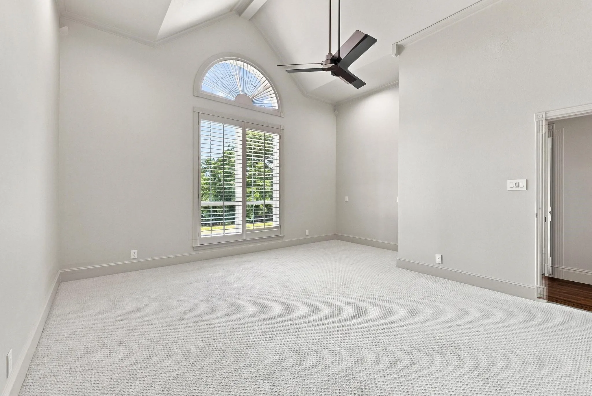Single Family Residence For Sale in Denton County , 8295 Mountain View Road, Aubrey, Texas 76227, 5 Bedroom, 5 Bathroom, 5 Garage spaces, 5,544 Sqft, built in 1994, mls#21347205, Real Estate Agent in Aubrey, Homes For Sale in Denton county, Homes For Sale in Aubrey, Realtor in Aubrey Texas, Real Estate Brokerage Independent Realty Texas, Luminita Cordes Realtor