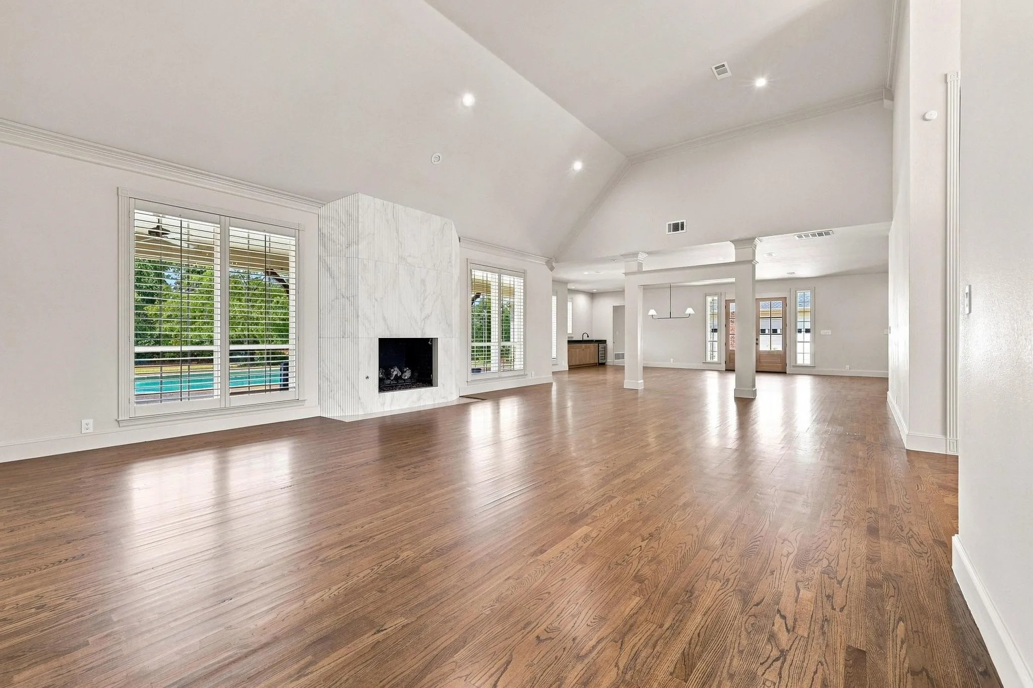 Single Family Residence For Sale in Denton County , 8295 Mountain View Road, Aubrey, Texas 76227, 5 Bedroom, 5 Bathroom, 5 Garage spaces, 5,544 Sqft, built in 1994, mls#21347205, Real Estate Agent in Aubrey, Homes For Sale in Denton county, Homes For Sale in Aubrey, Realtor in Aubrey Texas, Real Estate Brokerage Independent Realty Texas, Luminita Cordes Realtor