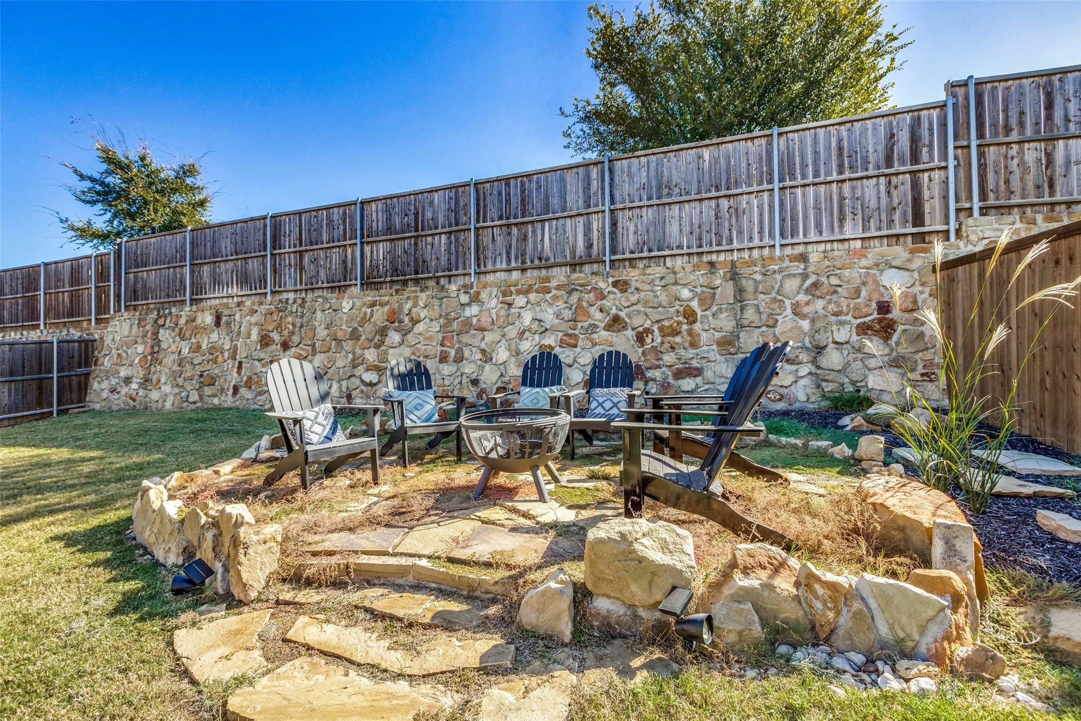 Single Family Residence For Sale in Denton County , 2604 Wesley Avenue, Aubrey, Texas 76227, 3 Bedroom, 3 Bathroom, 2 Garage spaces, 2,568 Sqft, built in 2020, mls#21347699, Real Estate Agent in Aubrey, Homes For Sale in Denton county, Homes For Sale in Aubrey, Realtor in Aubrey Texas, Real Estate Brokerage Independent Realty Texas, Luminita Cordes Realtor