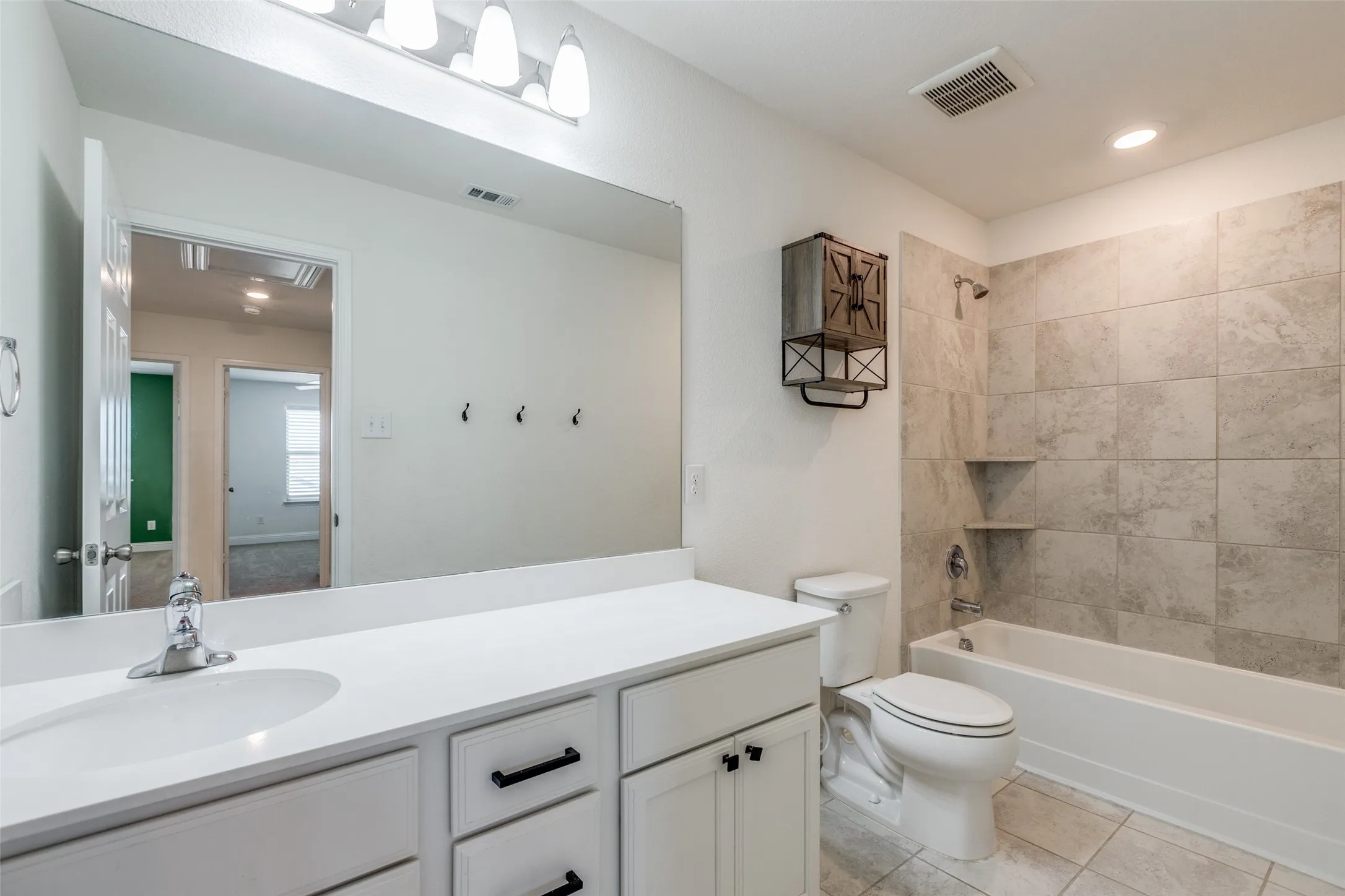 Single Family Residence For Sale in Denton County , 2604 Wesley Avenue, Aubrey, Texas 76227, 3 Bedroom, 3 Bathroom, 2 Garage spaces, 2,568 Sqft, built in 2020, mls#21347699, Real Estate Agent in Aubrey, Homes For Sale in Denton county, Homes For Sale in Aubrey, Realtor in Aubrey Texas, Real Estate Brokerage Independent Realty Texas, Luminita Cordes Realtor