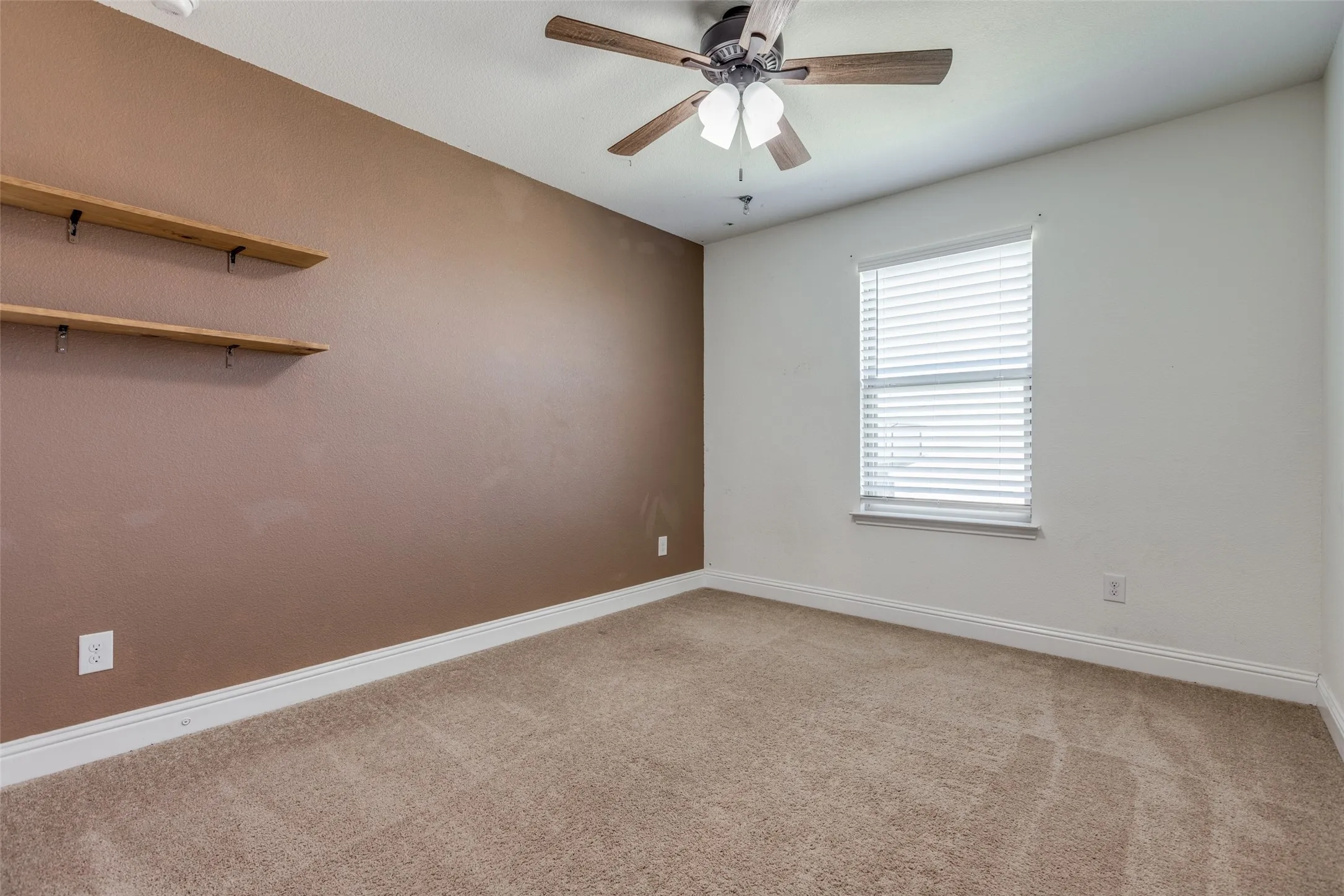 Single Family Residence For Sale in Denton County , 2604 Wesley Avenue, Aubrey, Texas 76227, 3 Bedroom, 3 Bathroom, 2 Garage spaces, 2,568 Sqft, built in 2020, mls#21347699, Real Estate Agent in Aubrey, Homes For Sale in Denton county, Homes For Sale in Aubrey, Realtor in Aubrey Texas, Real Estate Brokerage Independent Realty Texas, Luminita Cordes Realtor