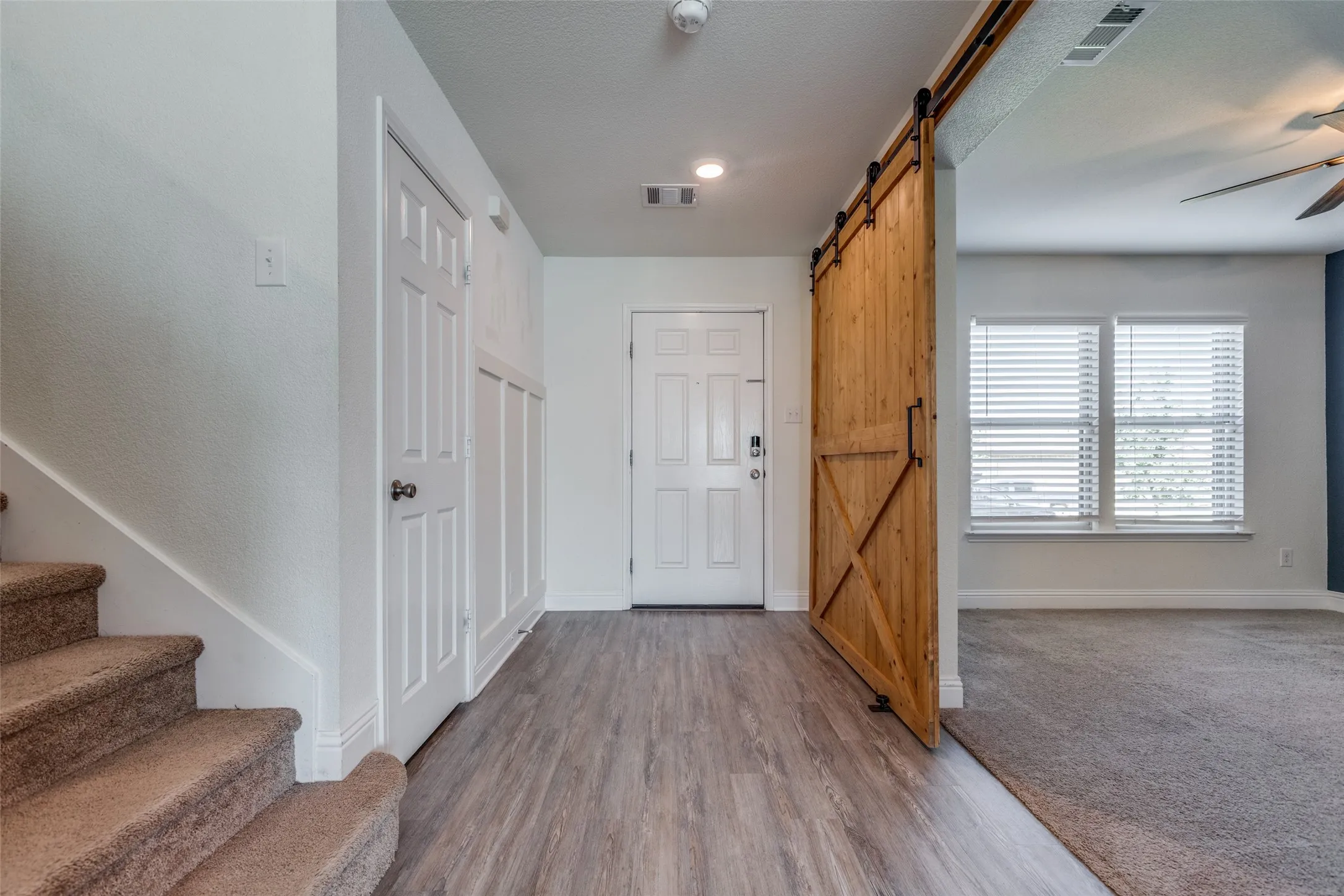 Single Family Residence For Sale in Denton County , 2604 Wesley Avenue, Aubrey, Texas 76227, 3 Bedroom, 3 Bathroom, 2 Garage spaces, 2,568 Sqft, built in 2020, mls#21347699, Real Estate Agent in Aubrey, Homes For Sale in Denton county, Homes For Sale in Aubrey, Realtor in Aubrey Texas, Real Estate Brokerage Independent Realty Texas, Luminita Cordes Realtor