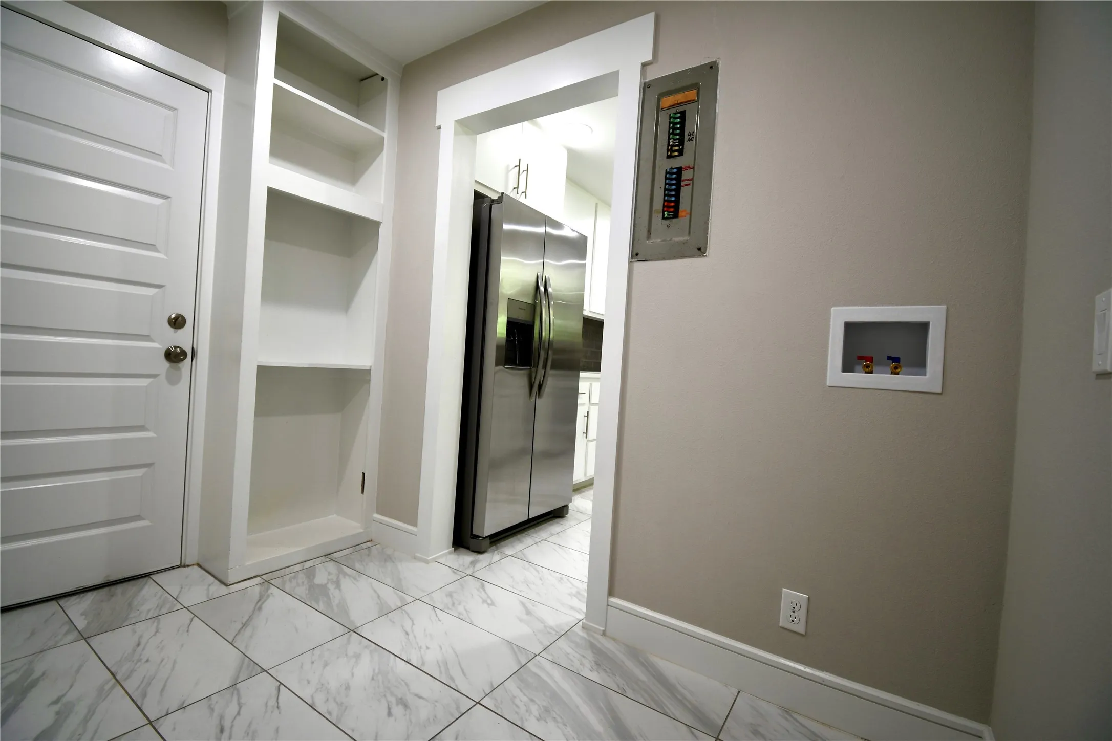 Single Family Residence For Rent in Dallas County , 1015 Mitchell Road, Irving, Texas 75060, 4 Bedroom, 3 Bathroom, 2 Garage spaces, 1,556 Sqft, built in 2021, mls#21348338, Real Estate Agent in Irving, Homes For Rent in Dallas county, Homes For Rent in Irving, Realtor in Irving Texas, Real Estate Brokerage Independent Realty Texas, Luminita Cordes Realtor