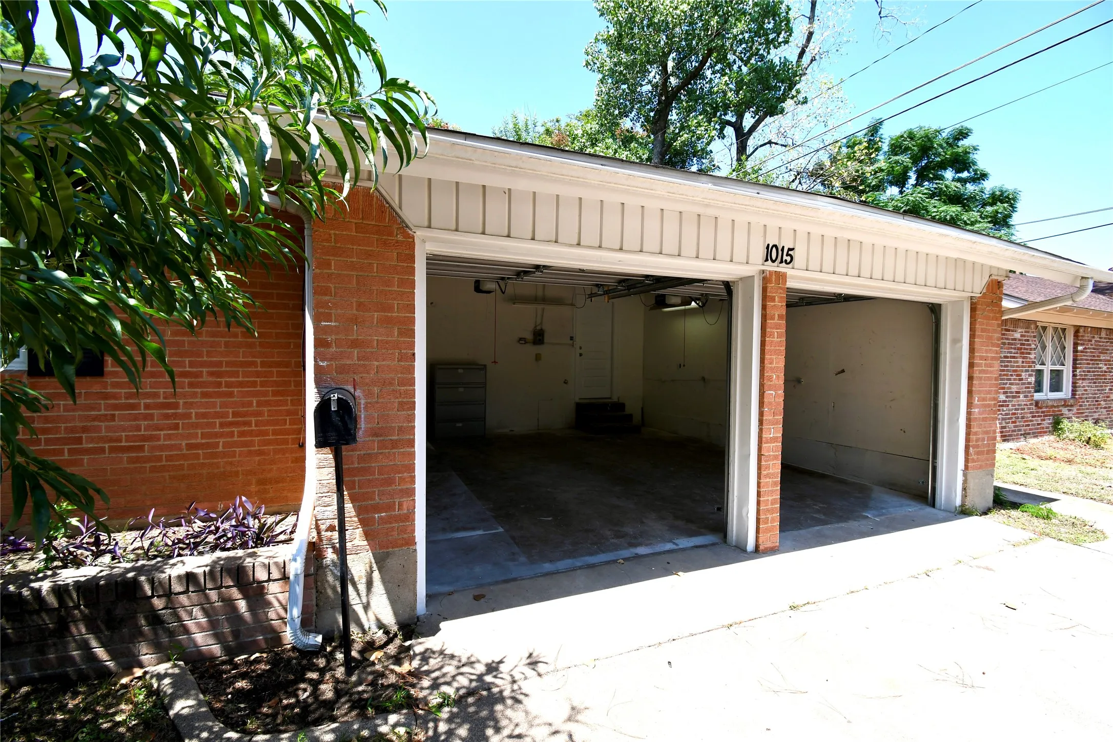 Single Family Residence For Rent in Dallas County , 1015 Mitchell Road, Irving, Texas 75060, 4 Bedroom, 3 Bathroom, 2 Garage spaces, 1,556 Sqft, built in 2021, mls#21348338, Real Estate Agent in Irving, Homes For Rent in Dallas county, Homes For Rent in Irving, Realtor in Irving Texas, Real Estate Brokerage Independent Realty Texas, Luminita Cordes Realtor