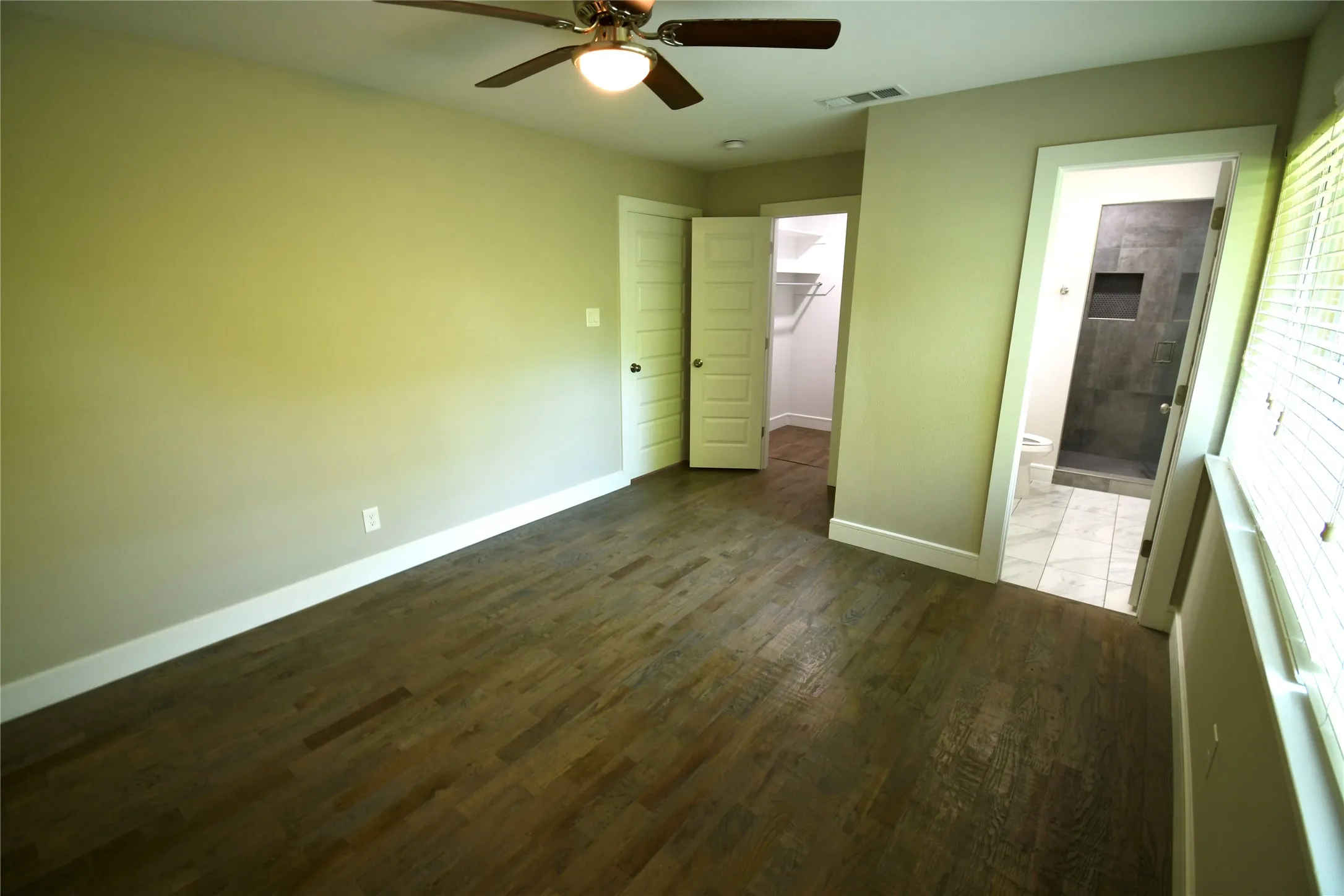 Single Family Residence For Rent in Dallas County , 1015 Mitchell Road, Irving, Texas 75060, 4 Bedroom, 3 Bathroom, 2 Garage spaces, 1,556 Sqft, built in 2021, mls#21348338, Real Estate Agent in Irving, Homes For Rent in Dallas county, Homes For Rent in Irving, Realtor in Irving Texas, Real Estate Brokerage Independent Realty Texas, Luminita Cordes Realtor