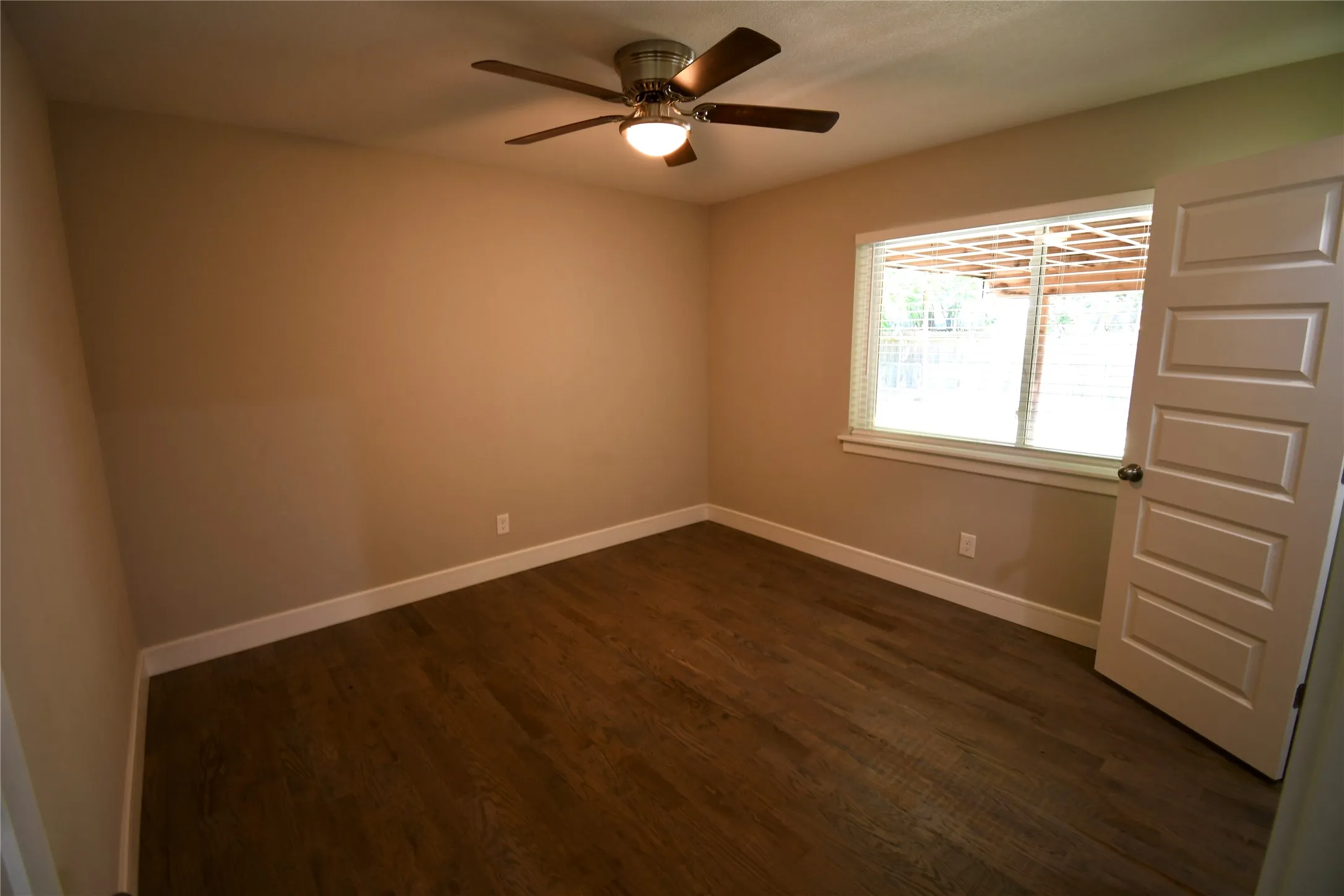Single Family Residence For Rent in Dallas County , 1015 Mitchell Road, Irving, Texas 75060, 4 Bedroom, 3 Bathroom, 2 Garage spaces, 1,556 Sqft, built in 2021, mls#21348338, Real Estate Agent in Irving, Homes For Rent in Dallas county, Homes For Rent in Irving, Realtor in Irving Texas, Real Estate Brokerage Independent Realty Texas, Luminita Cordes Realtor
