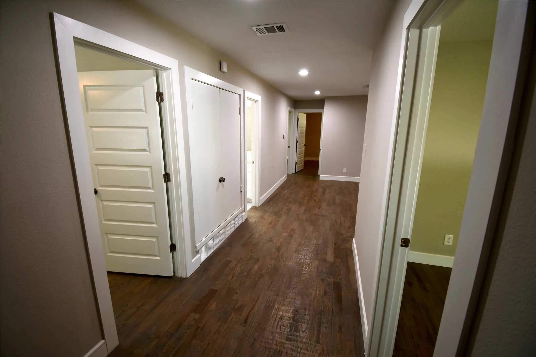 Single Family Residence For Rent in Dallas County , 1015 Mitchell Road, Irving, Texas 75060, 4 Bedroom, 3 Bathroom, 2 Garage spaces, 1,556 Sqft, built in 2021, mls#21348338, Real Estate Agent in Irving, Homes For Rent in Dallas county, Homes For Rent in Irving, Realtor in Irving Texas, Real Estate Brokerage Independent Realty Texas, Luminita Cordes Realtor
