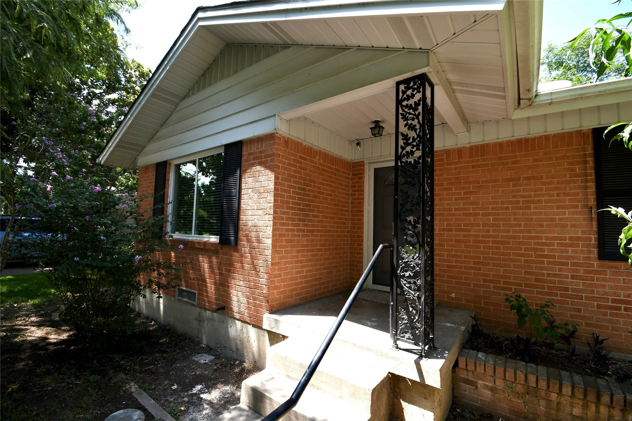 Single Family Residence For Rent in Dallas County , 1015 Mitchell Road, Irving, Texas 75060, 4 Bedroom, 3 Bathroom, 2 Garage spaces, 1,556 Sqft, built in 2021, mls#21348338, Real Estate Agent in Irving, Homes For Rent in Dallas county, Homes For Rent in Irving, Realtor in Irving Texas, Real Estate Brokerage Independent Realty Texas, Luminita Cordes Realtor