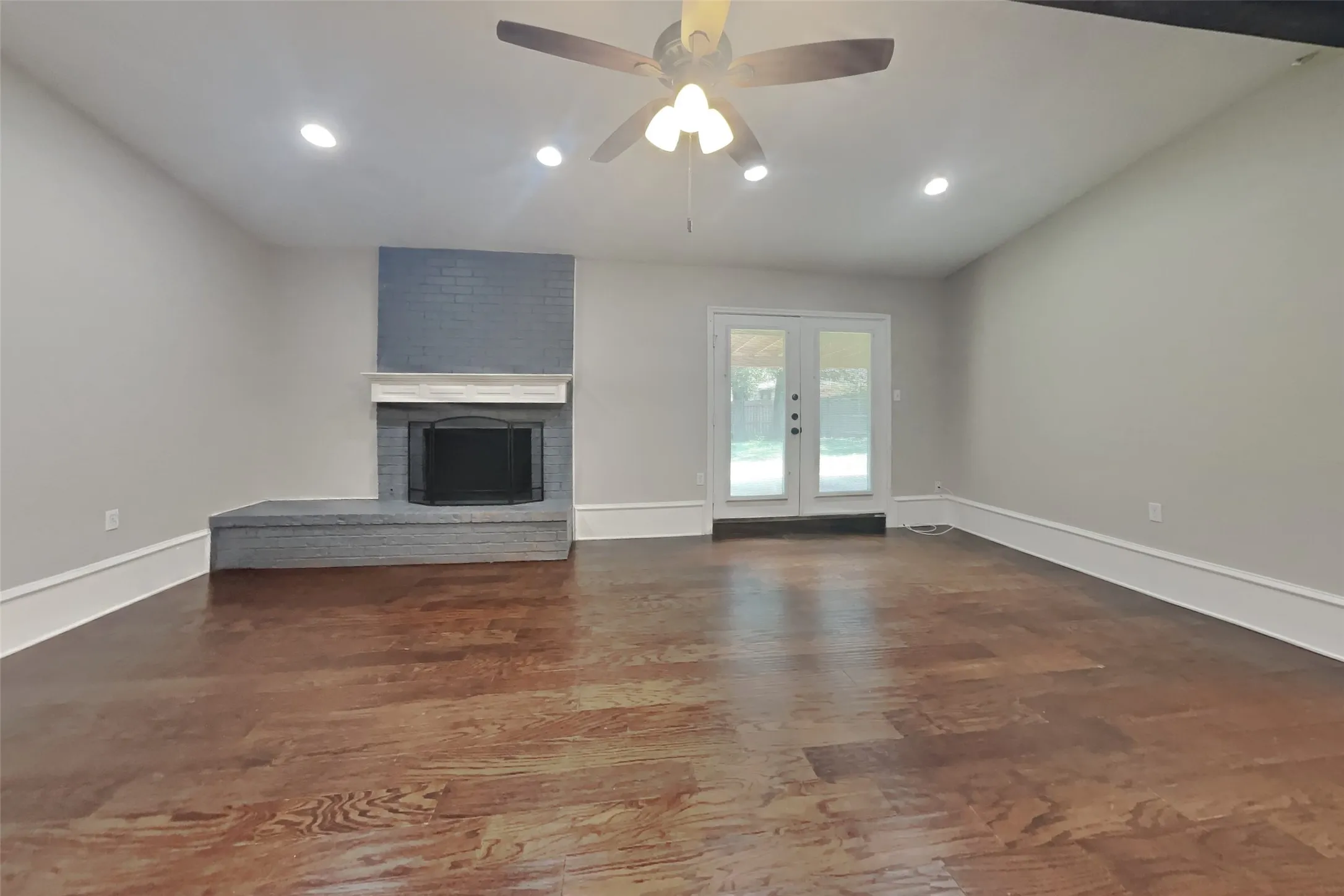 Single Family Residence For Rent in Tarrant County , 5504 Atlantis Terrace, Arlington, Texas 76016, 3 Bedroom, 2 Bathroom, 2 Garage spaces, 1,763 Sqft, built in 1977, mls#21348549, Real Estate Agent in Arlington, Homes For Rent in Tarrant county, Homes For Rent in Arlington, Realtor in Arlington Texas, Real Estate Brokerage Independent Realty Texas, Luminita Cordes Realtor