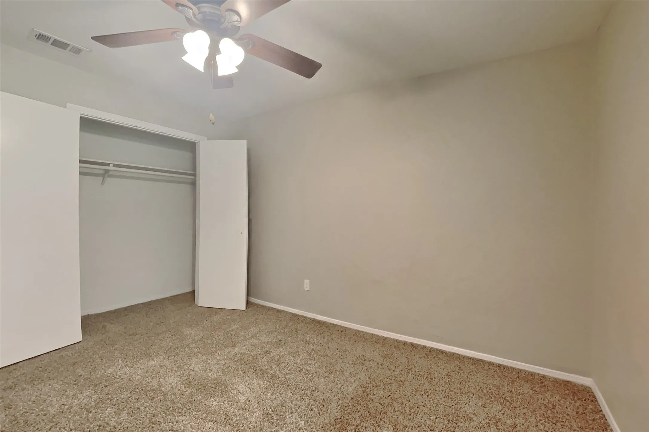 Single Family Residence For Rent in Tarrant County , 5504 Atlantis Terrace, Arlington, Texas 76016, 3 Bedroom, 2 Bathroom, 2 Garage spaces, 1,763 Sqft, built in 1977, mls#21348549, Real Estate Agent in Arlington, Homes For Rent in Tarrant county, Homes For Rent in Arlington, Realtor in Arlington Texas, Real Estate Brokerage Independent Realty Texas, Luminita Cordes Realtor