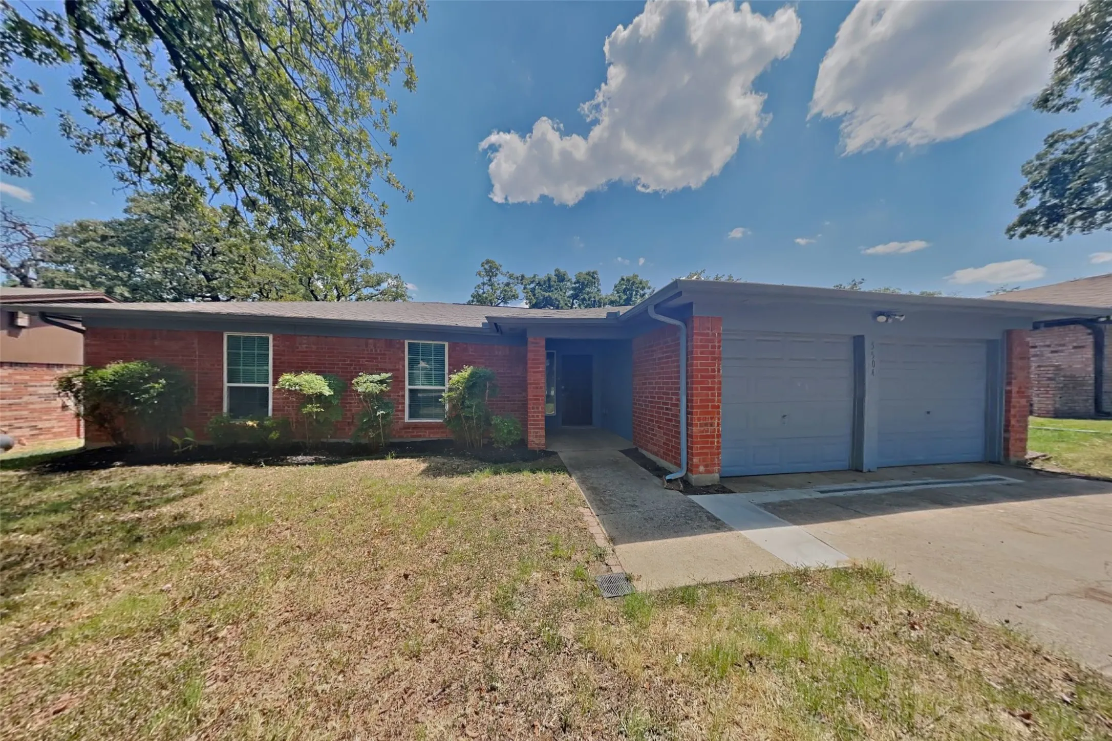 Single Family Residence For Rent in Tarrant County , 5504 Atlantis Terrace, Arlington, Texas 76016, 3 Bedroom, 2 Bathroom, 2 Garage spaces, 1,763 Sqft, built in 1977, mls#21348549, Real Estate Agent in Arlington, Homes For Rent in Tarrant county, Homes For Rent in Arlington, Realtor in Arlington Texas, Real Estate Brokerage Independent Realty Texas, Luminita Cordes Realtor