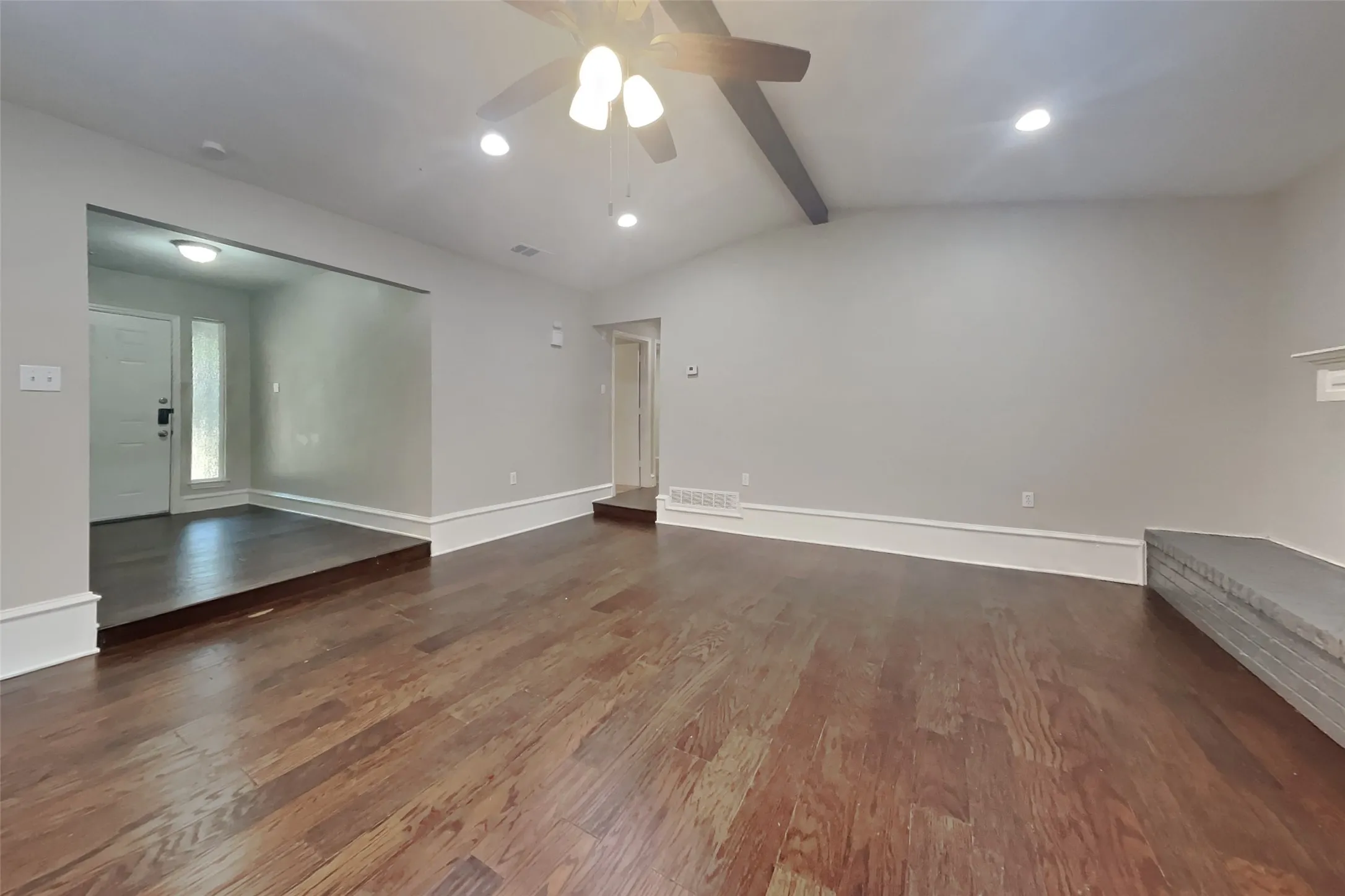 Single Family Residence For Rent in Tarrant County , 5504 Atlantis Terrace, Arlington, Texas 76016, 3 Bedroom, 2 Bathroom, 2 Garage spaces, 1,763 Sqft, built in 1977, mls#21348549, Real Estate Agent in Arlington, Homes For Rent in Tarrant county, Homes For Rent in Arlington, Realtor in Arlington Texas, Real Estate Brokerage Independent Realty Texas, Luminita Cordes Realtor