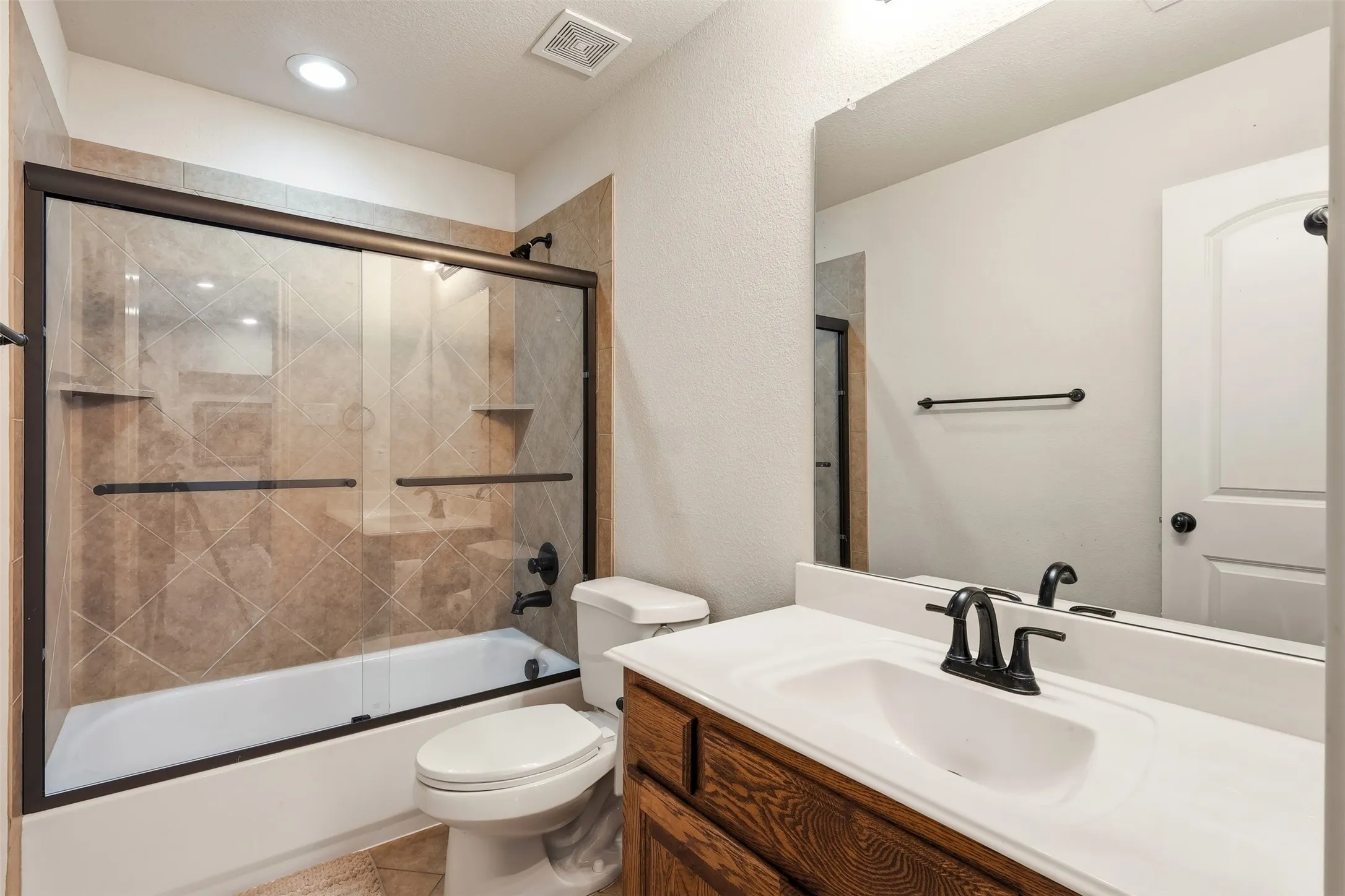 Single Family Residence For Sale in Tarrant County , 1517 Fence Post Drive, Fort Worth, Texas 76052, 5 Bedroom, 4 Bathroom, 3 Garage spaces, 3,659 Sqft, built in 2010, mls#21348085, Real Estate Agent in Fort Worth, Homes For Sale in Tarrant county, Homes For Sale in Fort Worth, Realtor in Fort Worth Texas, Real Estate Brokerage Independent Realty Texas, Luminita Cordes Realtor