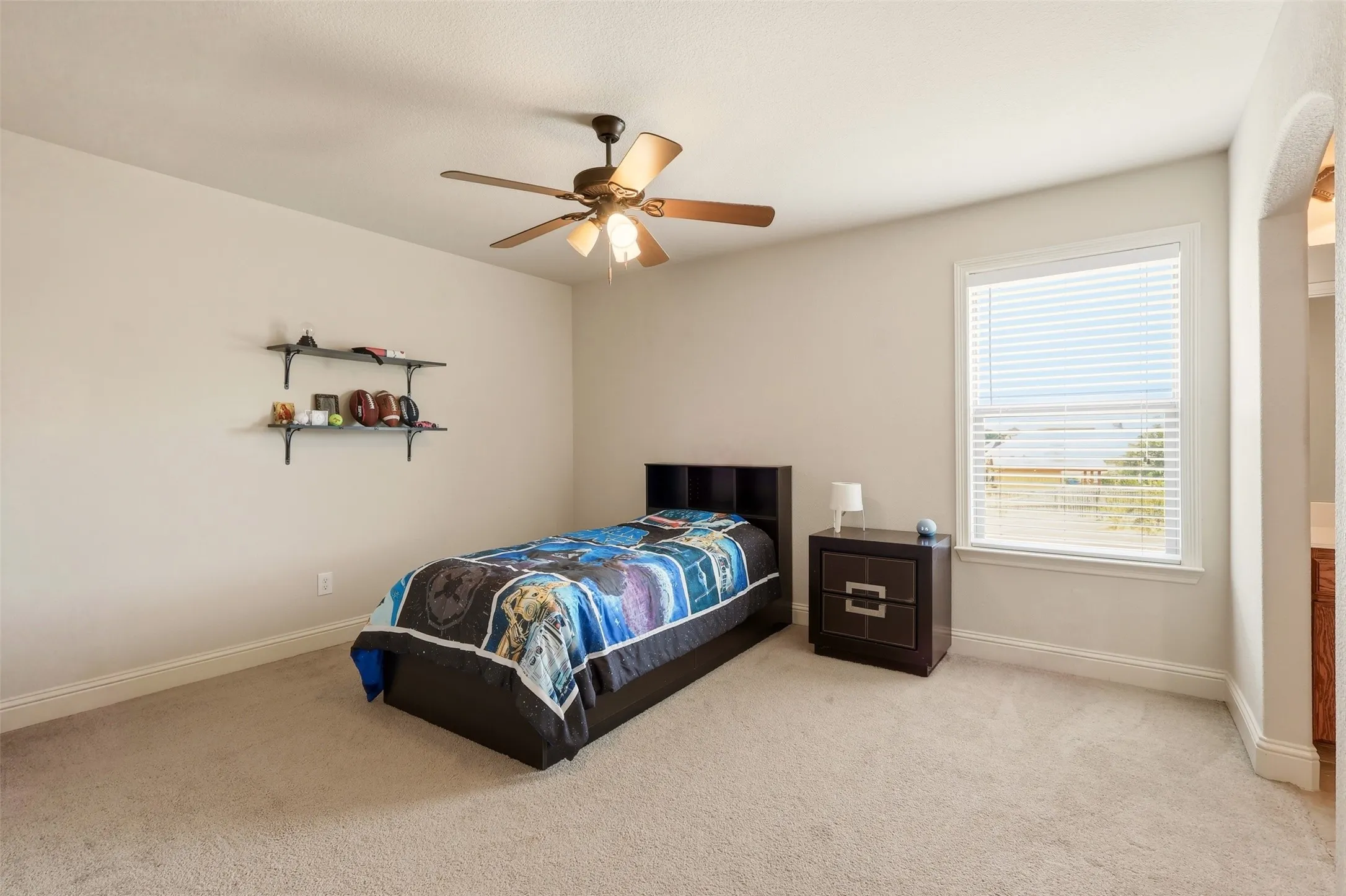Single Family Residence For Sale in Tarrant County , 1517 Fence Post Drive, Fort Worth, Texas 76052, 5 Bedroom, 4 Bathroom, 3 Garage spaces, 3,659 Sqft, built in 2010, mls#21348085, Real Estate Agent in Fort Worth, Homes For Sale in Tarrant county, Homes For Sale in Fort Worth, Realtor in Fort Worth Texas, Real Estate Brokerage Independent Realty Texas, Luminita Cordes Realtor