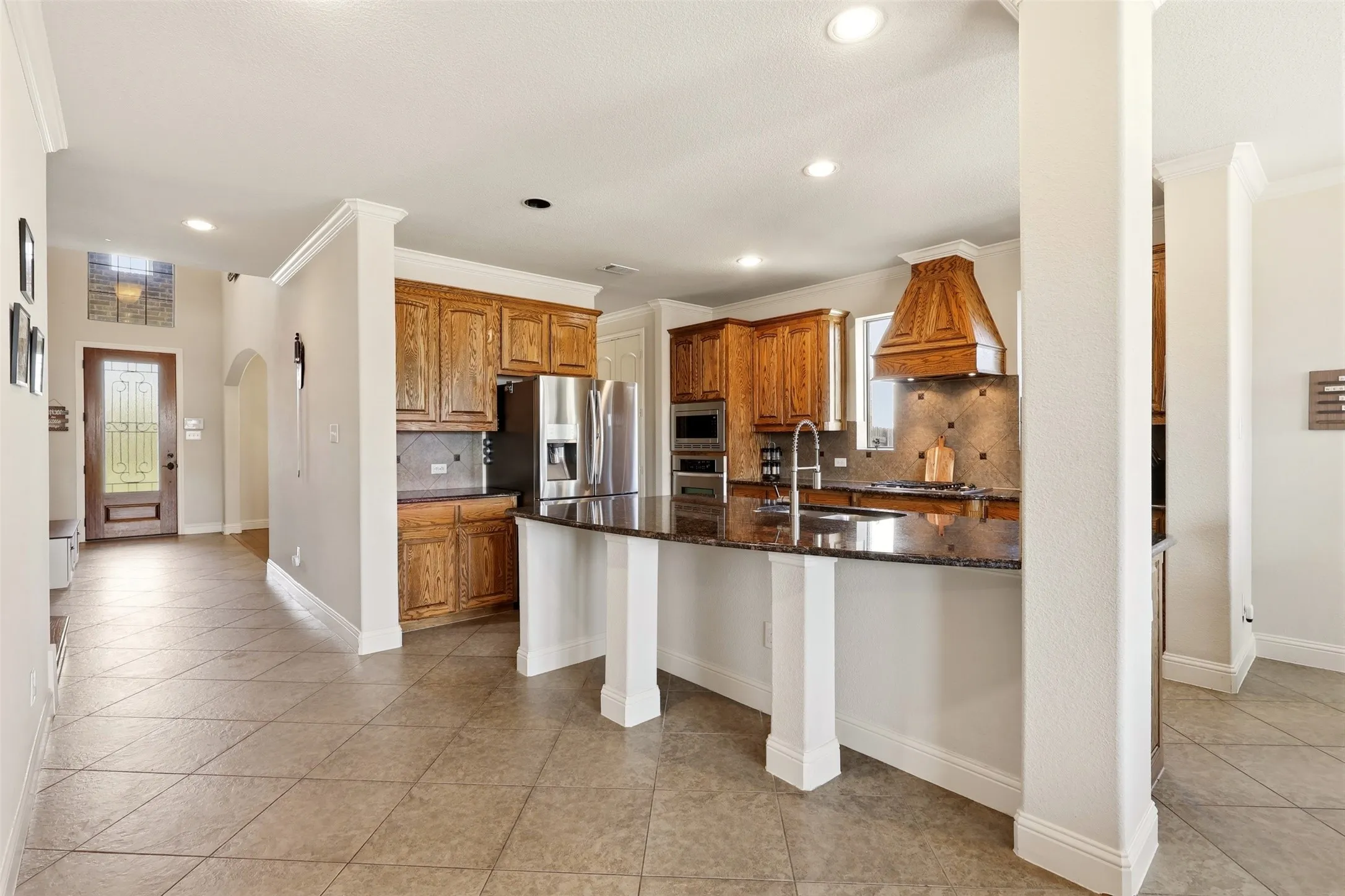 Single Family Residence For Sale in Tarrant County , 1517 Fence Post Drive, Fort Worth, Texas 76052, 5 Bedroom, 4 Bathroom, 3 Garage spaces, 3,659 Sqft, built in 2010, mls#21348085, Real Estate Agent in Fort Worth, Homes For Sale in Tarrant county, Homes For Sale in Fort Worth, Realtor in Fort Worth Texas, Real Estate Brokerage Independent Realty Texas, Luminita Cordes Realtor