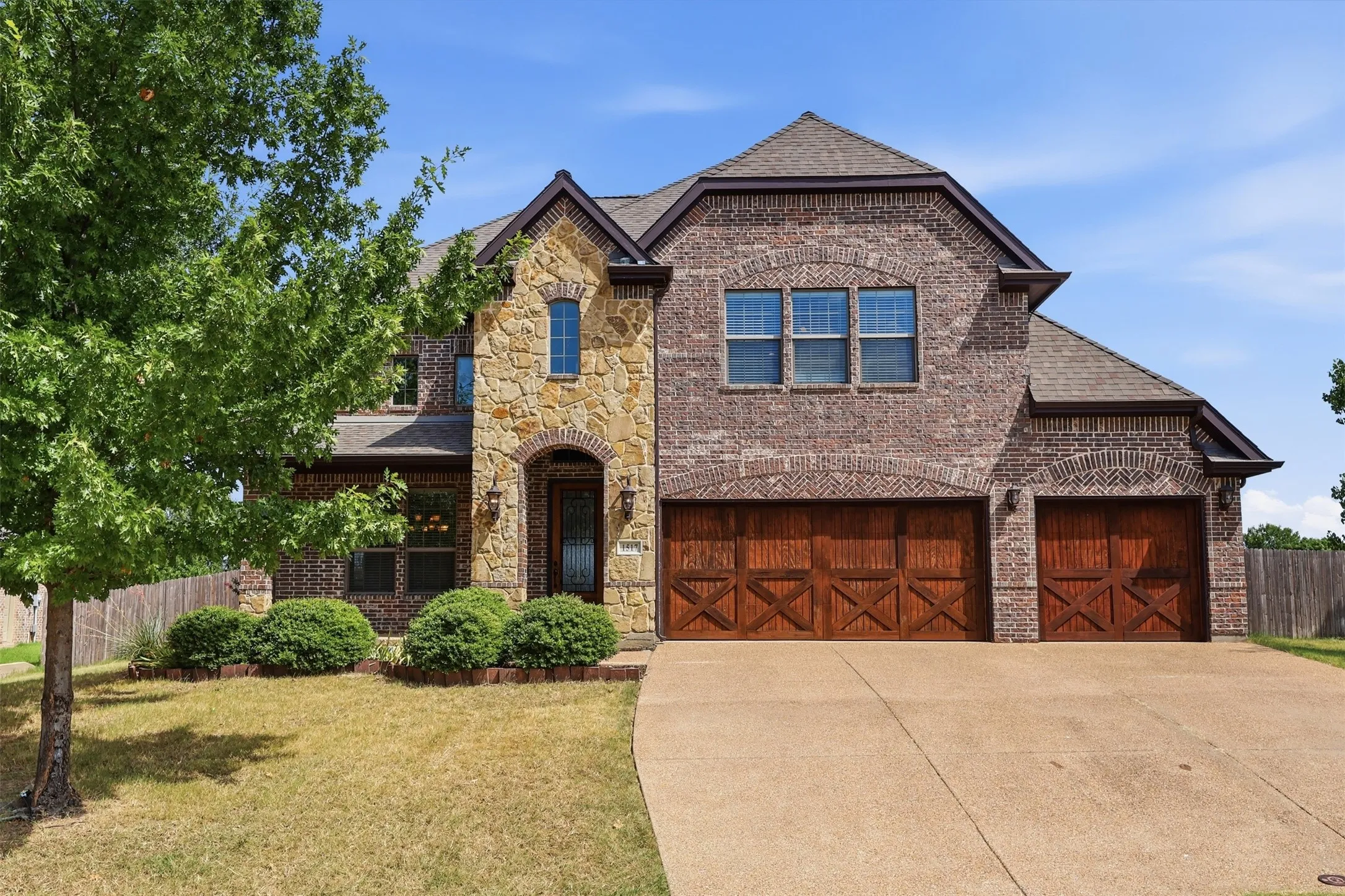 Single Family Residence For Sale in Tarrant County , 1517 Fence Post Drive, Fort Worth, Texas 76052, 5 Bedroom, 4 Bathroom, 3 Garage spaces, 3,659 Sqft, built in 2010, mls#21348085, Real Estate Agent in Fort Worth, Homes For Sale in Tarrant county, Homes For Sale in Fort Worth, Realtor in Fort Worth Texas, Real Estate Brokerage Independent Realty Texas, Luminita Cordes Realtor