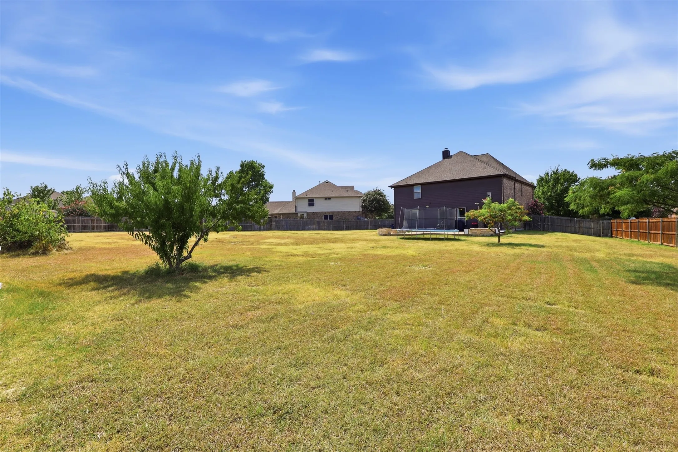 Single Family Residence For Sale in Tarrant County , 1517 Fence Post Drive, Fort Worth, Texas 76052, 5 Bedroom, 4 Bathroom, 3 Garage spaces, 3,659 Sqft, built in 2010, mls#21348085, Real Estate Agent in Fort Worth, Homes For Sale in Tarrant county, Homes For Sale in Fort Worth, Realtor in Fort Worth Texas, Real Estate Brokerage Independent Realty Texas, Luminita Cordes Realtor