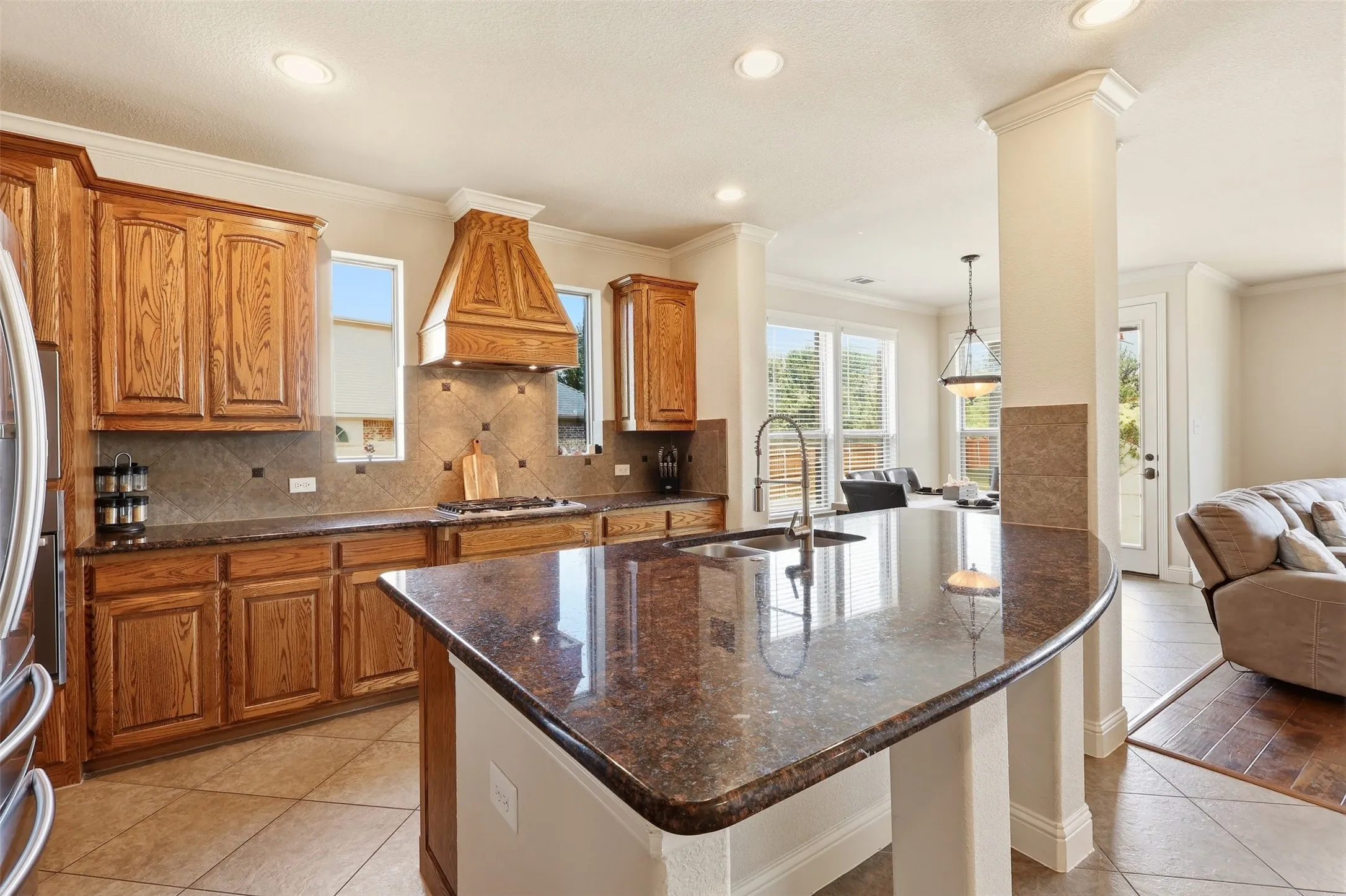 Single Family Residence For Sale in Tarrant County , 1517 Fence Post Drive, Fort Worth, Texas 76052, 5 Bedroom, 4 Bathroom, 3 Garage spaces, 3,659 Sqft, built in 2010, mls#21348085, Real Estate Agent in Fort Worth, Homes For Sale in Tarrant county, Homes For Sale in Fort Worth, Realtor in Fort Worth Texas, Real Estate Brokerage Independent Realty Texas, Luminita Cordes Realtor