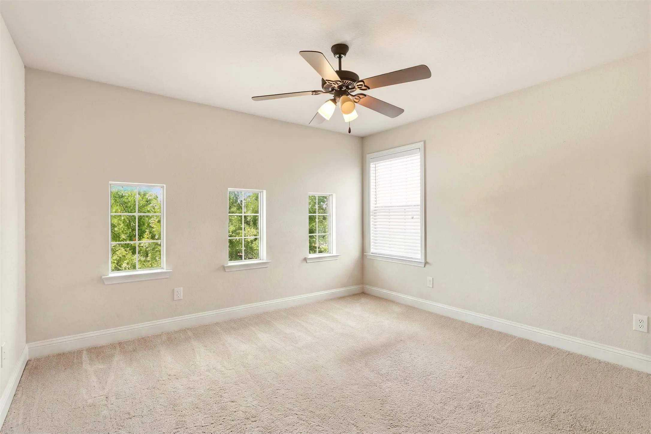 Single Family Residence For Sale in Tarrant County , 1517 Fence Post Drive, Fort Worth, Texas 76052, 5 Bedroom, 4 Bathroom, 3 Garage spaces, 3,659 Sqft, built in 2010, mls#21348085, Real Estate Agent in Fort Worth, Homes For Sale in Tarrant county, Homes For Sale in Fort Worth, Realtor in Fort Worth Texas, Real Estate Brokerage Independent Realty Texas, Luminita Cordes Realtor