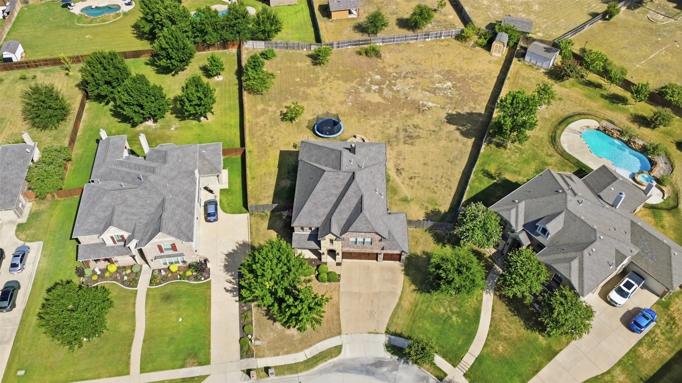 Single Family Residence For Sale in Tarrant County , 1517 Fence Post Drive, Fort Worth, Texas 76052, 5 Bedroom, 4 Bathroom, 3 Garage spaces, 3,659 Sqft, built in 2010, mls#21348085, Real Estate Agent in Fort Worth, Homes For Sale in Tarrant county, Homes For Sale in Fort Worth, Realtor in Fort Worth Texas, Real Estate Brokerage Independent Realty Texas, Luminita Cordes Realtor