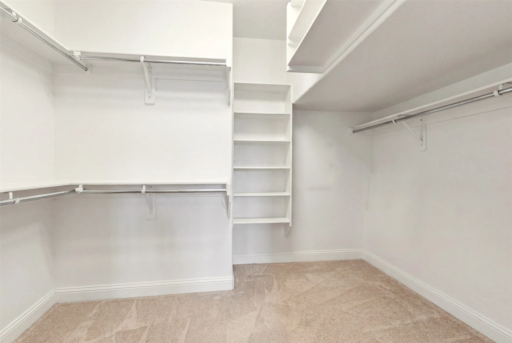 Single Family Residence For Sale in Tarrant County , 1517 Fence Post Drive, Fort Worth, Texas 76052, 5 Bedroom, 4 Bathroom, 3 Garage spaces, 3,659 Sqft, built in 2010, mls#21348085, Real Estate Agent in Fort Worth, Homes For Sale in Tarrant county, Homes For Sale in Fort Worth, Realtor in Fort Worth Texas, Real Estate Brokerage Independent Realty Texas, Luminita Cordes Realtor