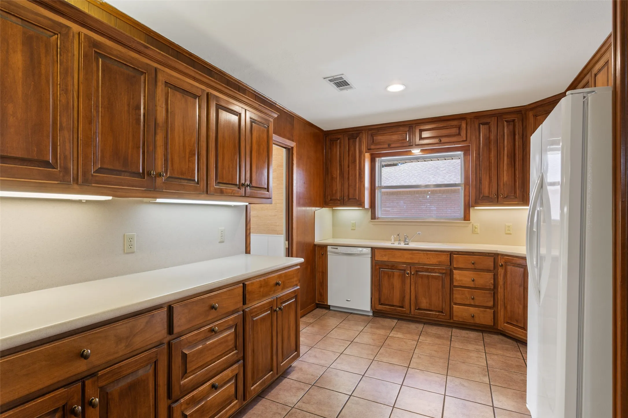 Single Family Residence For Sale in Mc Lennan County , 5201 Lake Highlands Drive, Waco, Texas 76710, 4 Bedroom, 2 Bathroom, Garage spaces, 2,772 Sqft, built in 1965, mls#21348451, Real Estate Agent in Waco, Homes For Sale in Mc Lennan county, Homes For Sale in Waco, Realtor in Waco Texas, Real Estate Brokerage Independent Realty Texas, Luminita Cordes Realtor